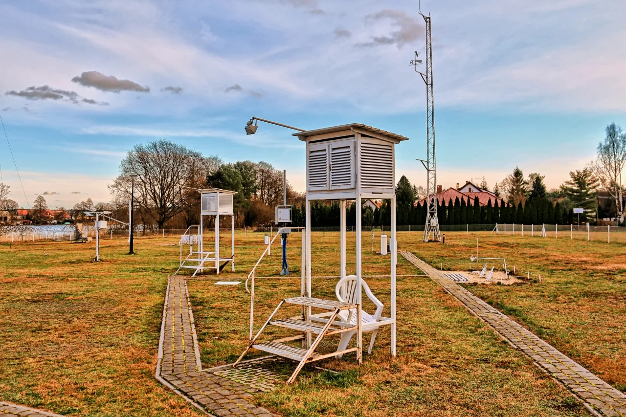 Photo showing: Radzyń, stacja hydrologiczna IMGW