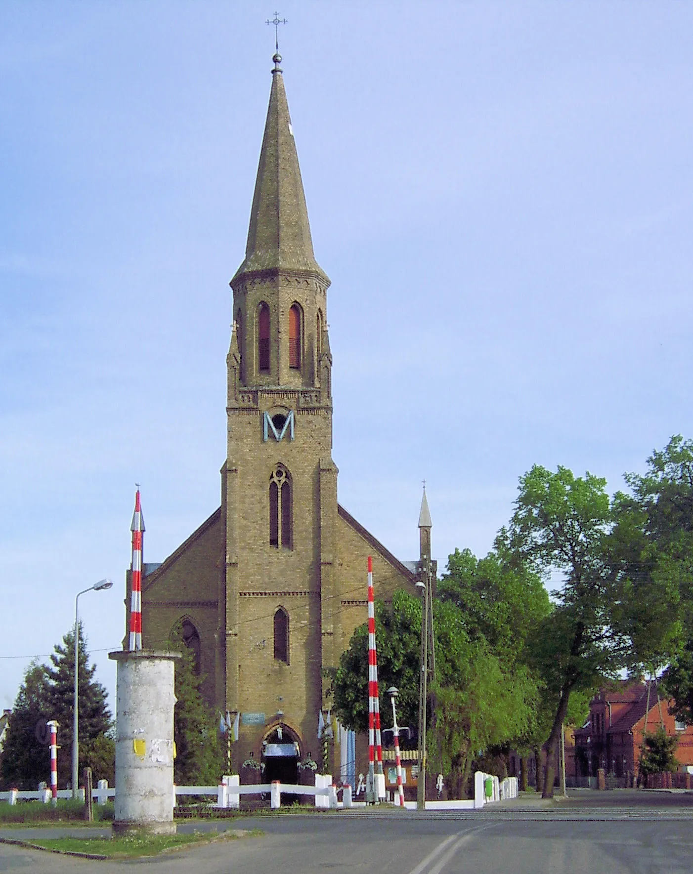 Photo showing: Stare Kurowo - kościół parafialny p.w. śś. Piotra i Pawła z 1877 r. (zabytek nr L-253/A)