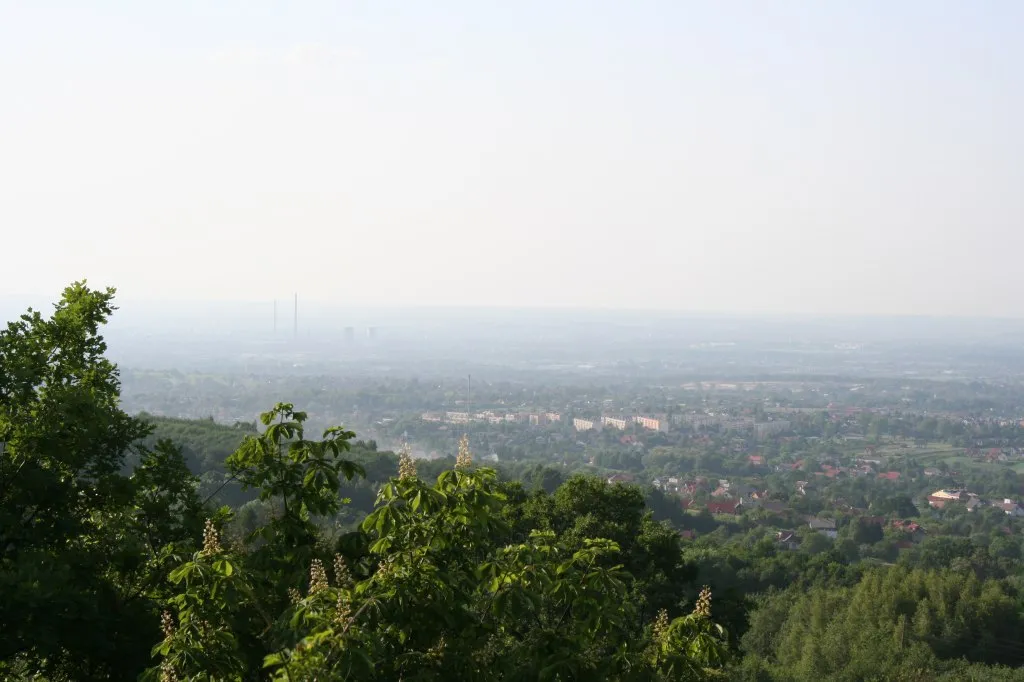 Photo showing: Widok z Chorągwicy na Wieliczkę i Kraków.