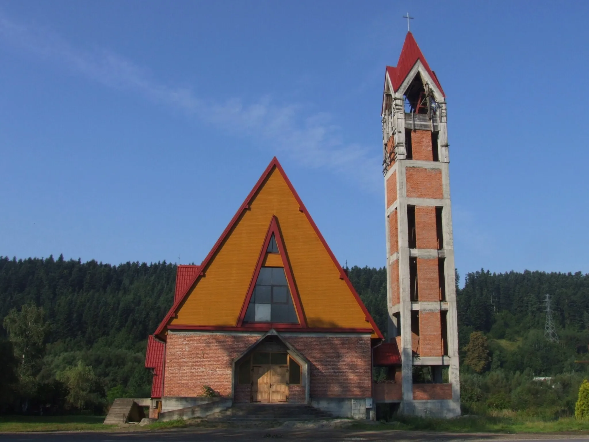 Photo showing: Kościół w Rogach (w budowie)