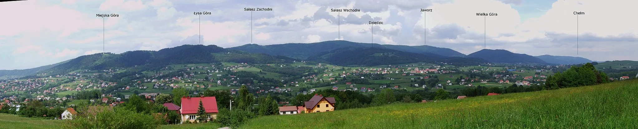 Photo showing: Panorama z wzgórza Jabłoniec w Limanowej