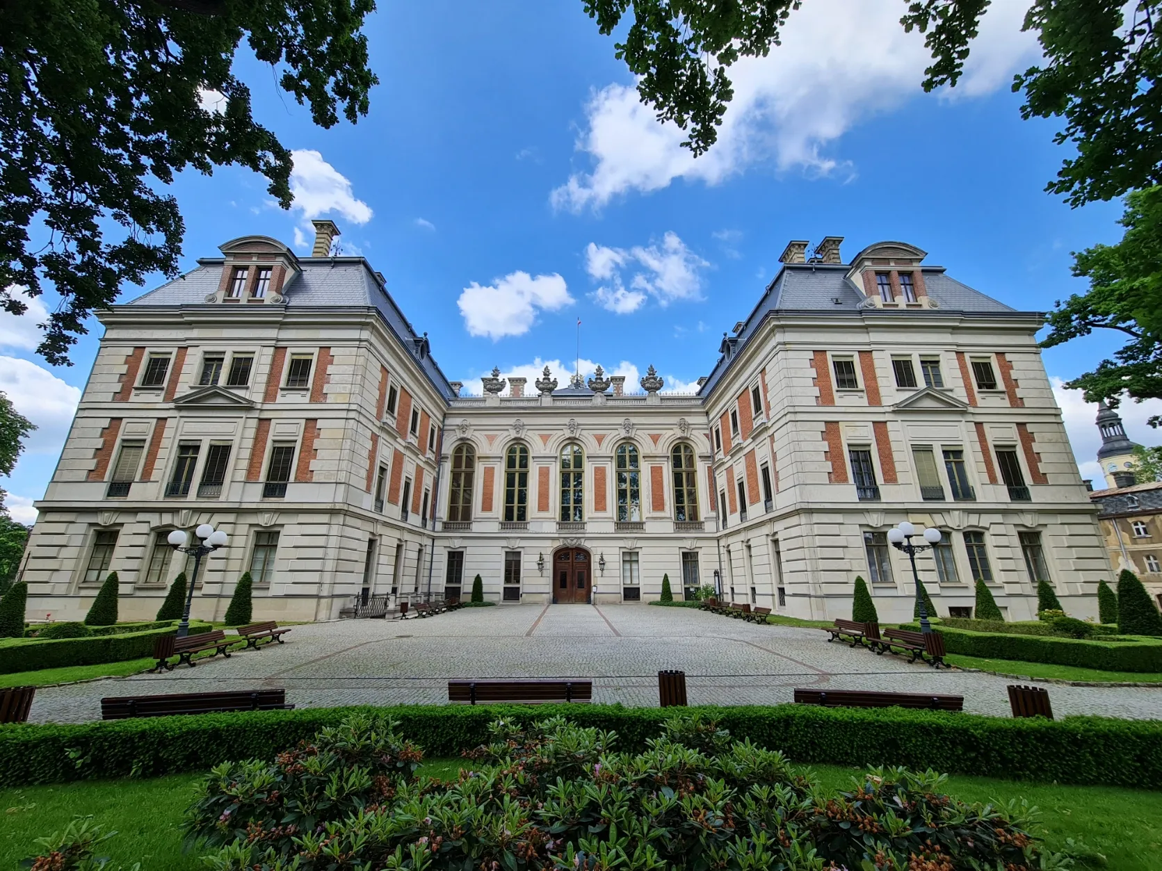 Photo showing: Exterior of the Pszczyna Palace, June 2021