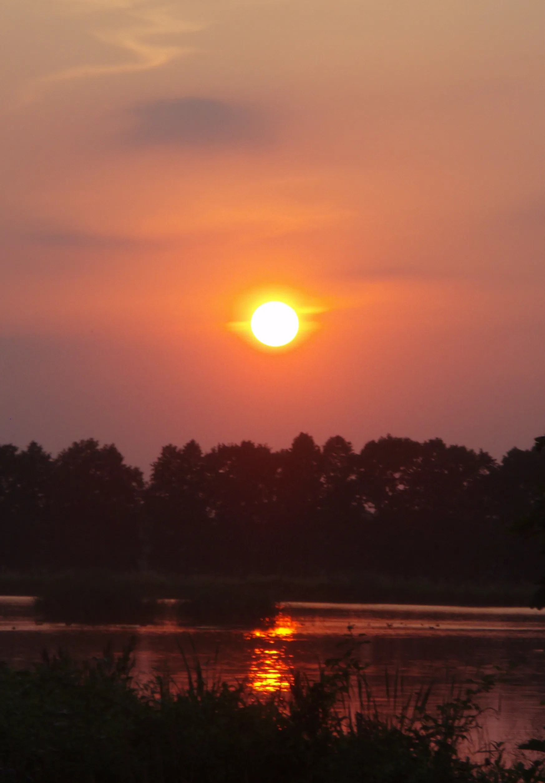 Photo showing: Sunstet in Brzeszcze, Poland, at the lakes of Nazielence.