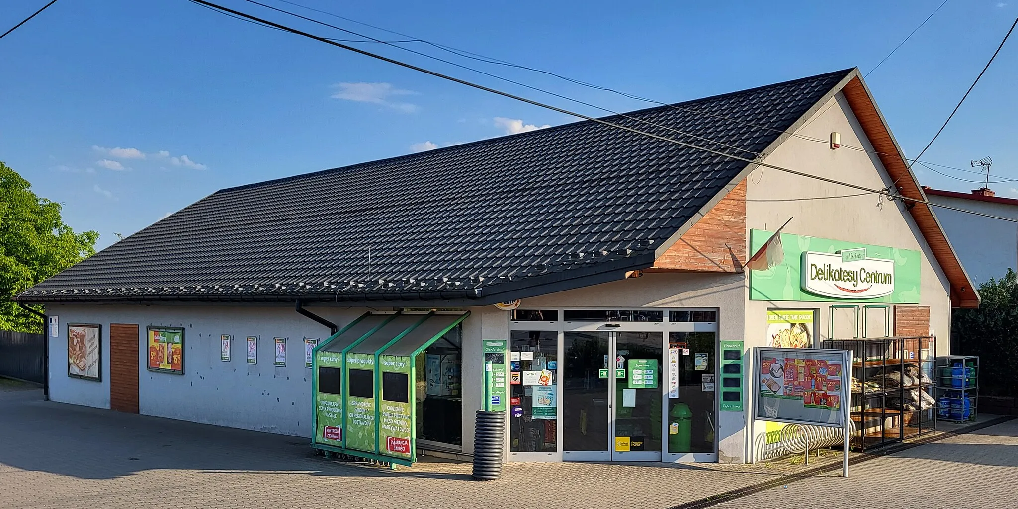 Photo showing: local Supermarket in Maszkienice, Poland