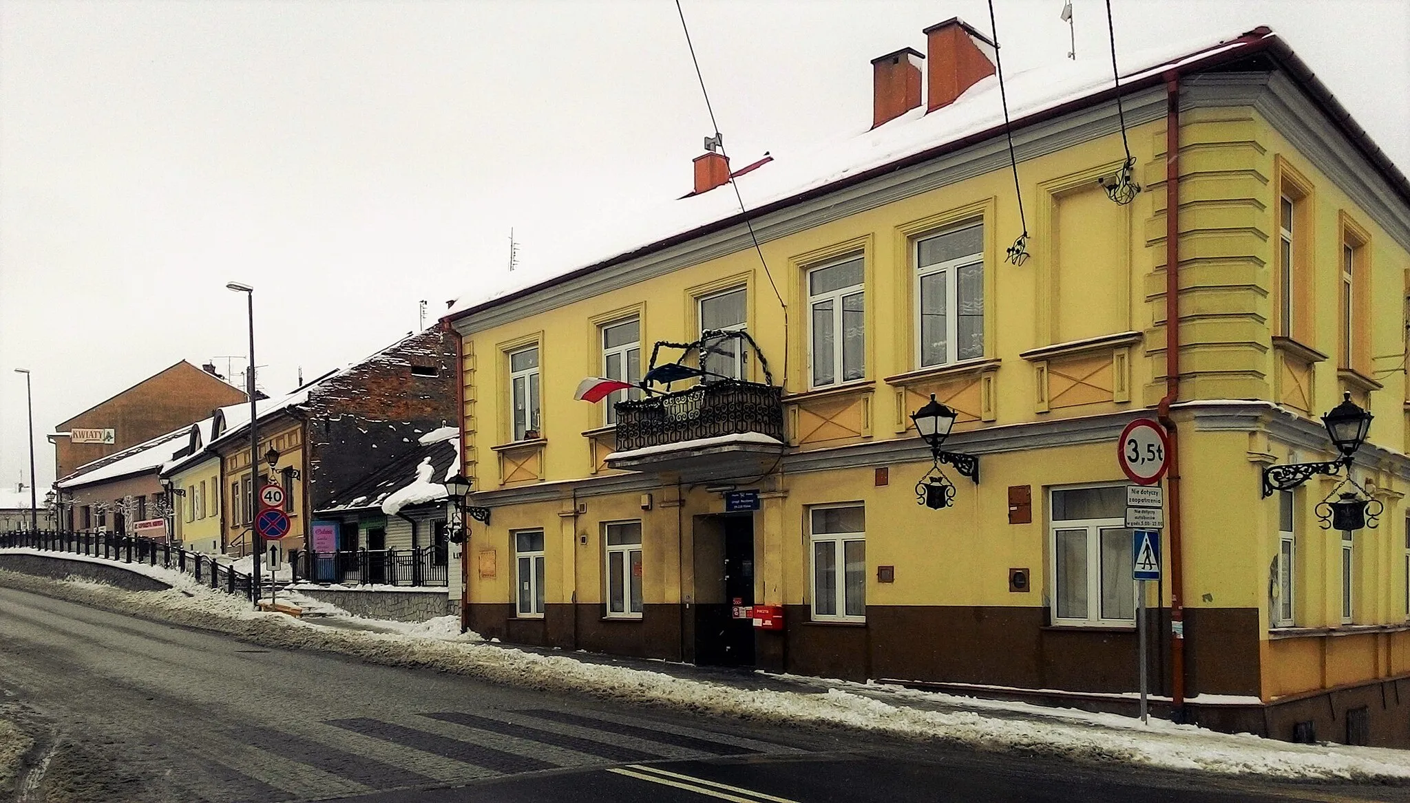 Photo showing: The post office in Pilzno, Poland.