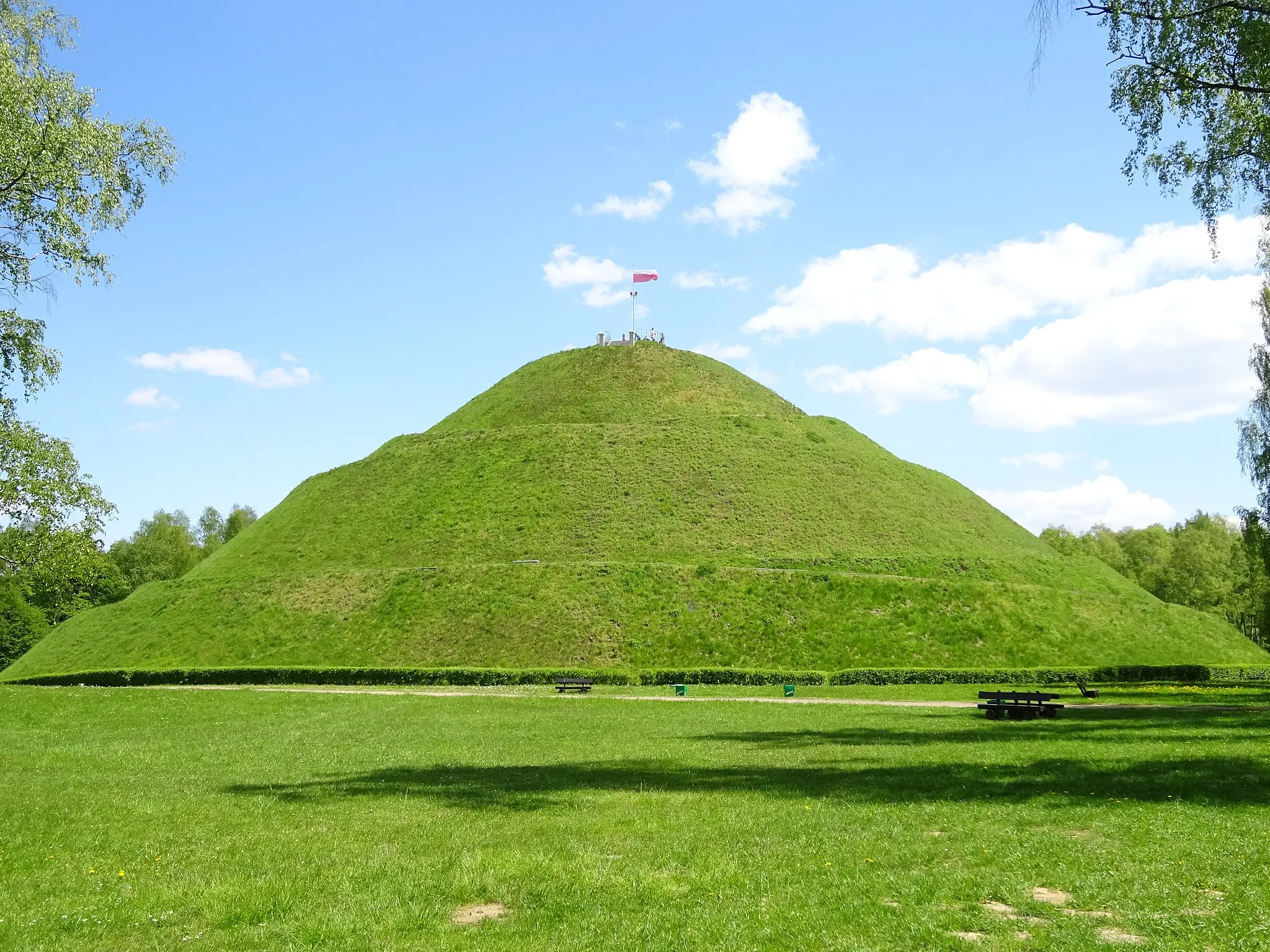 Photo showing: Pilsudski Mound in Krakow. View from the west. C.E.2016