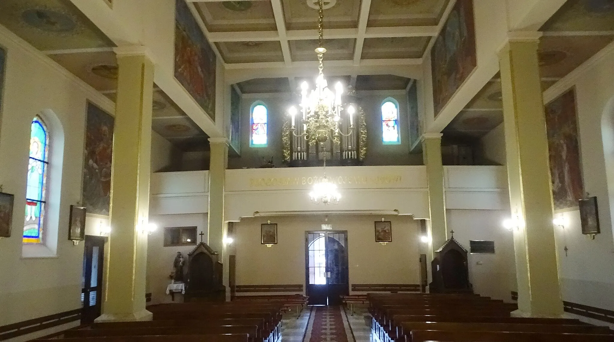 Photo showing: Choir and organ in the Church of Our Lady of Perpetual Help in Bucz.