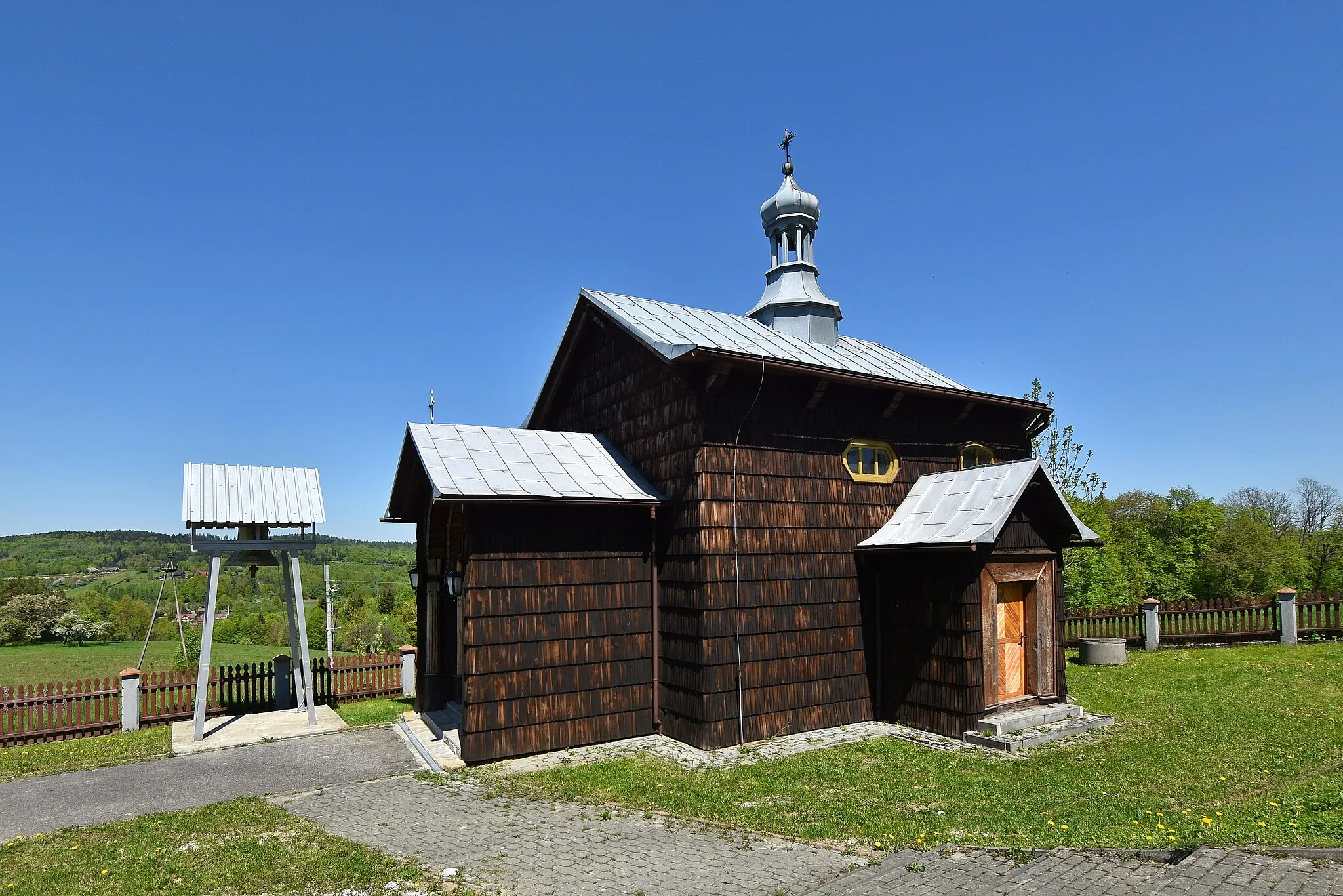 Photo showing: Dzierżaniny, kaplica cmentarna