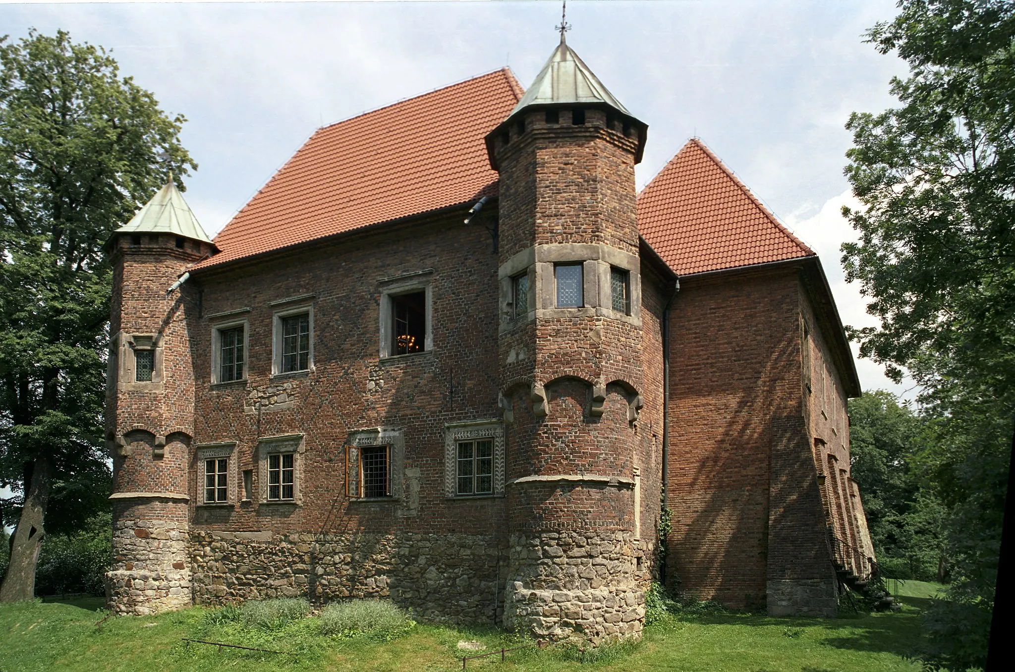 Photo showing: Poland, Debno Castle