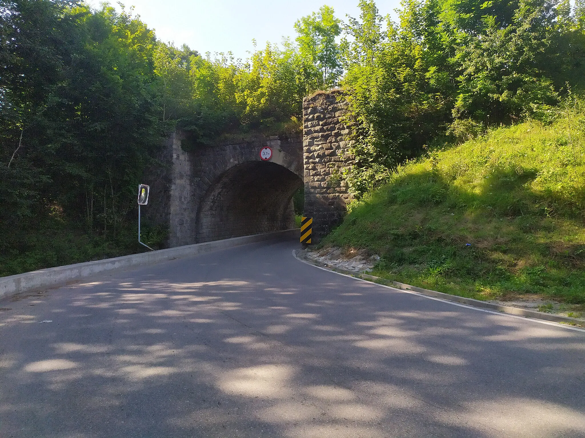 Photo showing: Tunel pod linią kolejową nr 104 w Podłopieniu