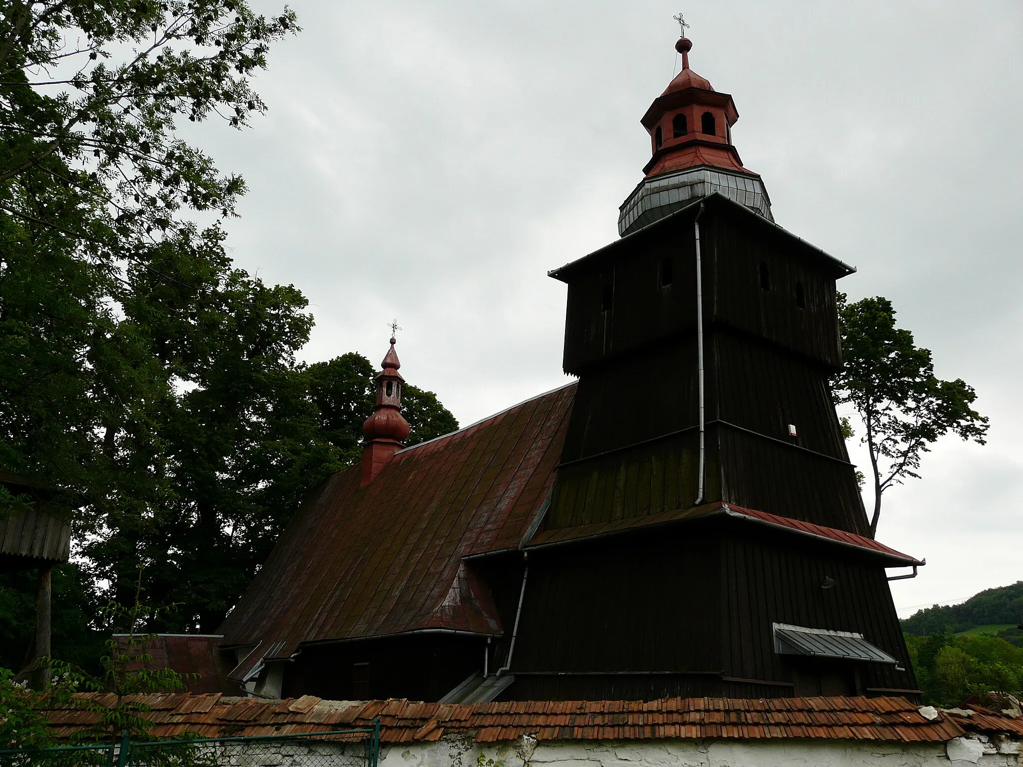 Photo showing: Parish church dedicated to St. Nicholas from the Bishop from the XVI century, aisless, frame structure.