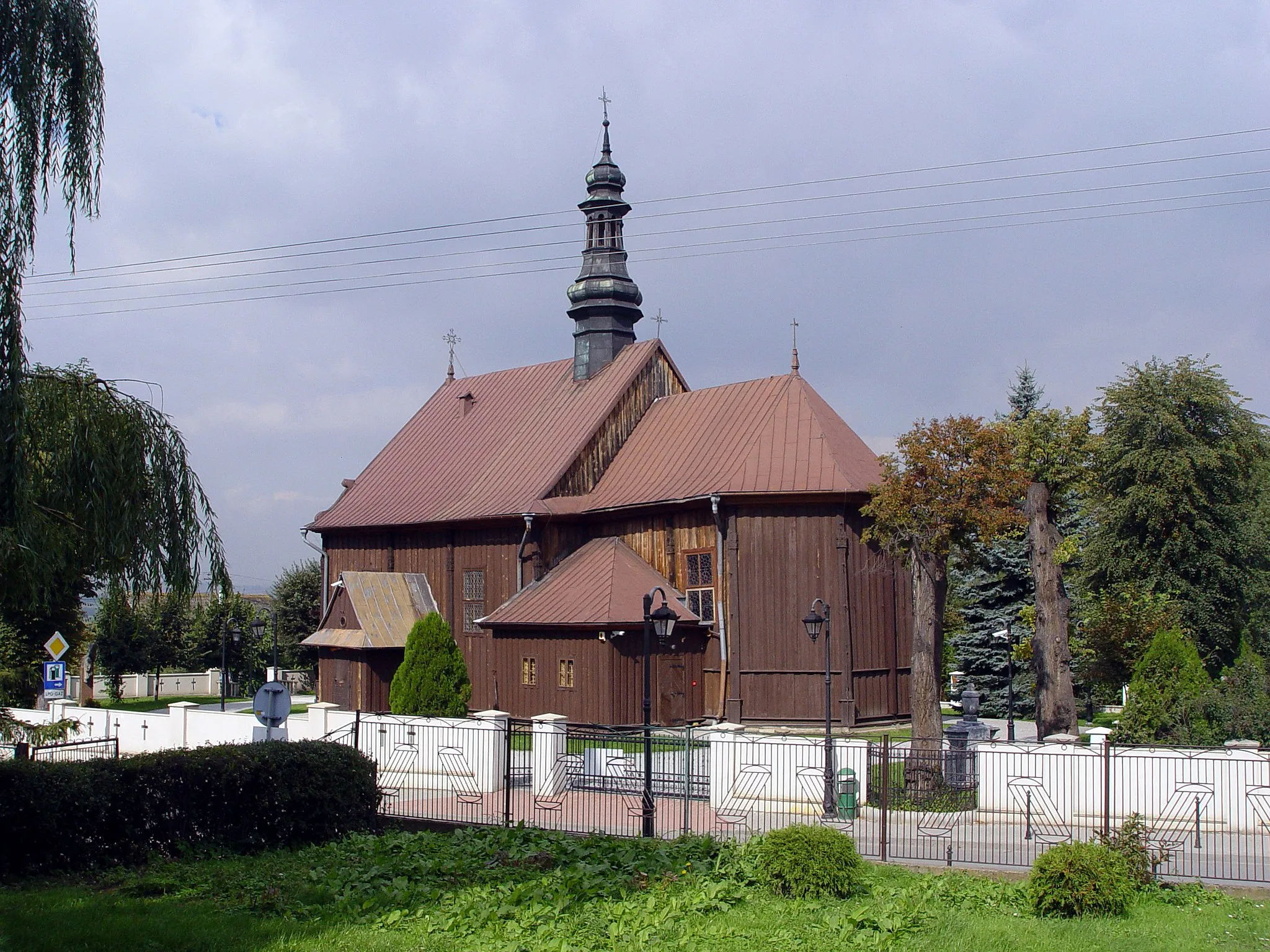 Photo showing: Więcławice Dworskie, kościół pw. św. Jakuba Apostoła, widok od południa.