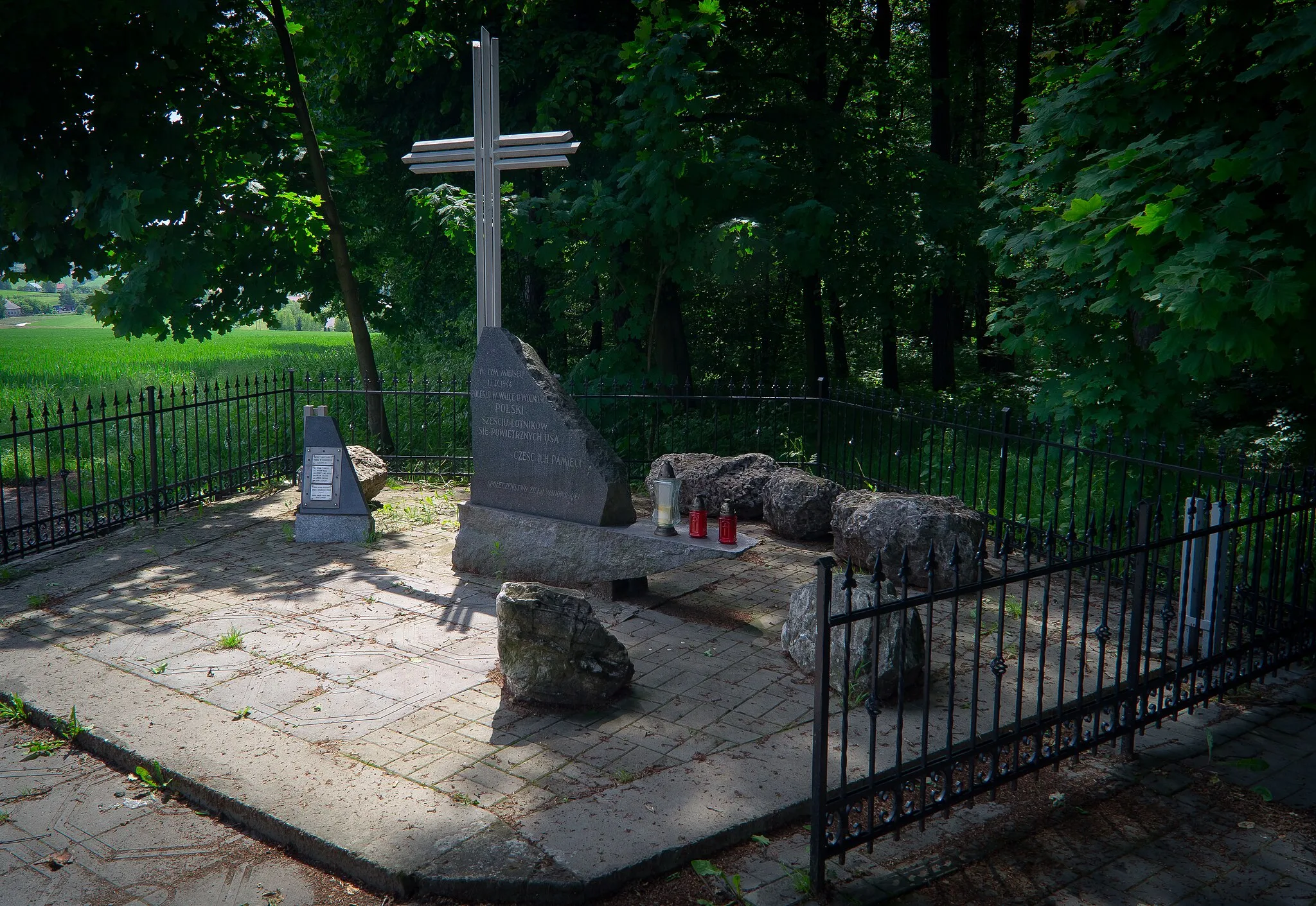 Photo showing: Zygodowice, WWII memorial, Gmina Tomice, Poland