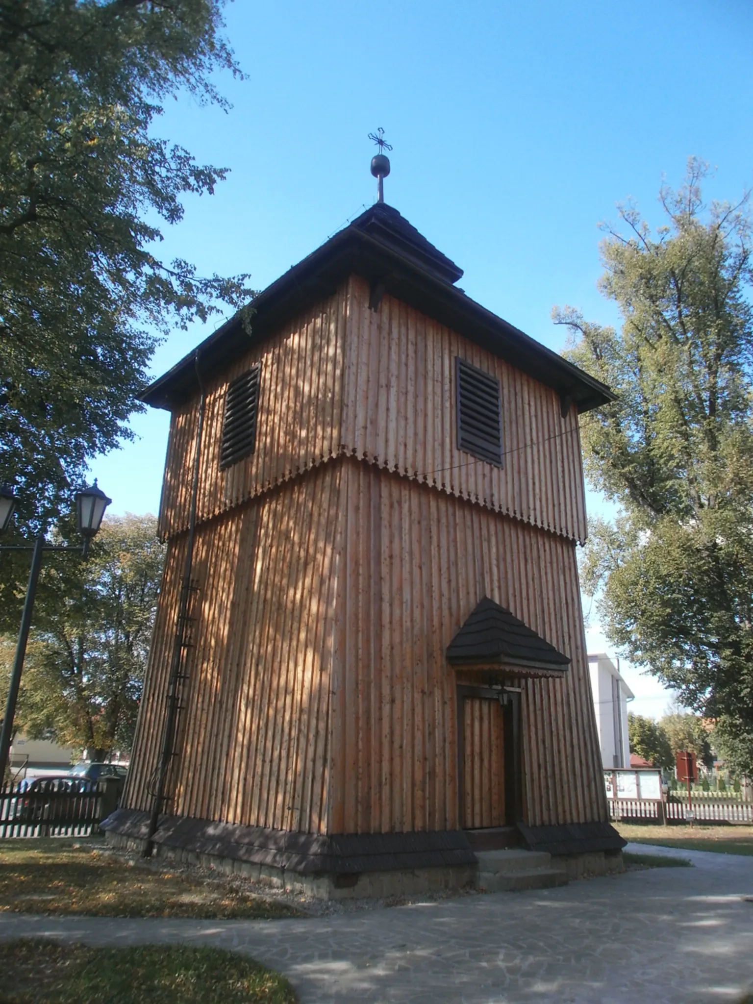 Photo showing: drewniana dzwonnica
Łapanów, Łapanów