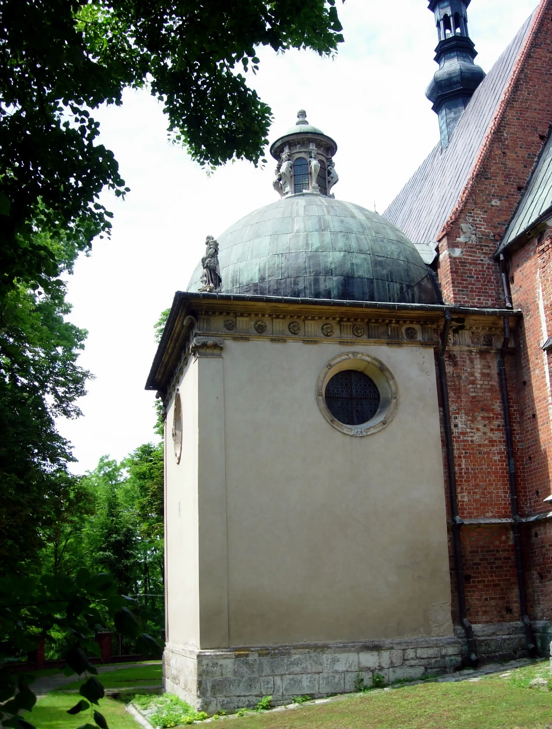 Photo showing: Chapel of the Firlej Family, Saint Nicholas Church in Bejsce