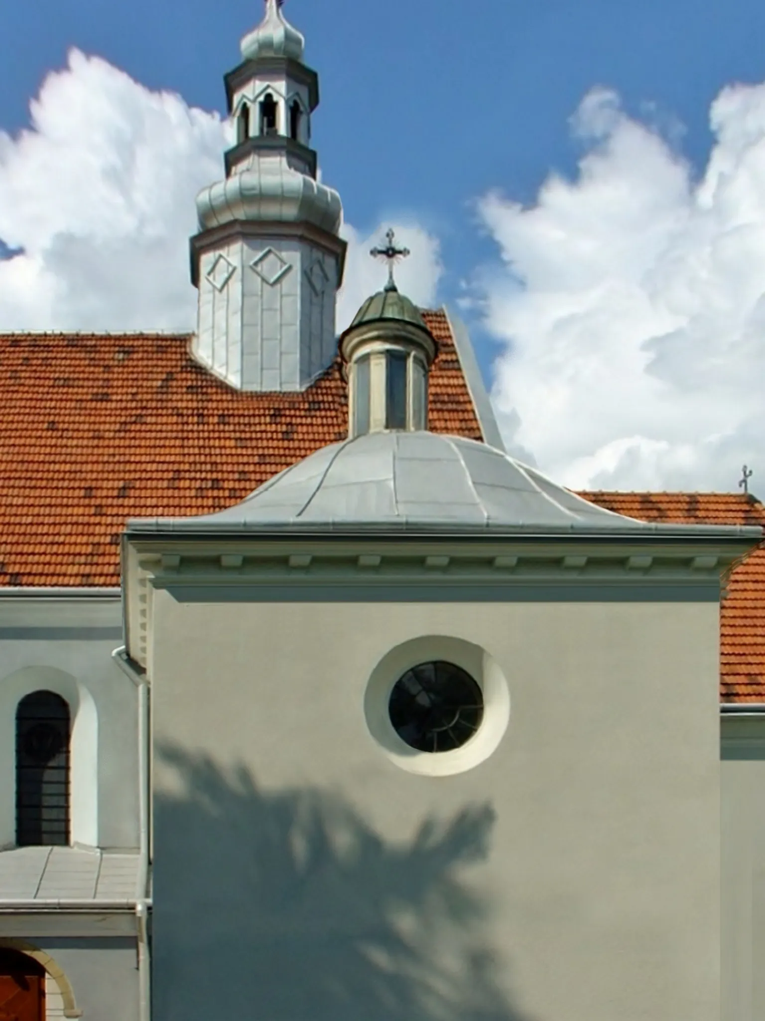 Photo showing: Bolesław - the parish church of St. Adalbert and Ligęzów chapel