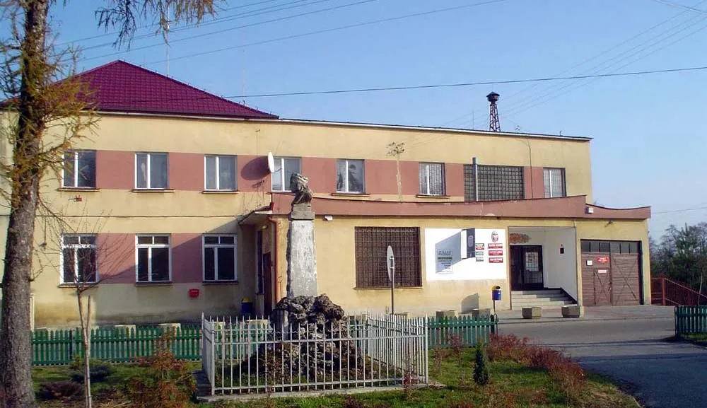 Photo showing: Budynek Urzędu Gminy w Oleśnie