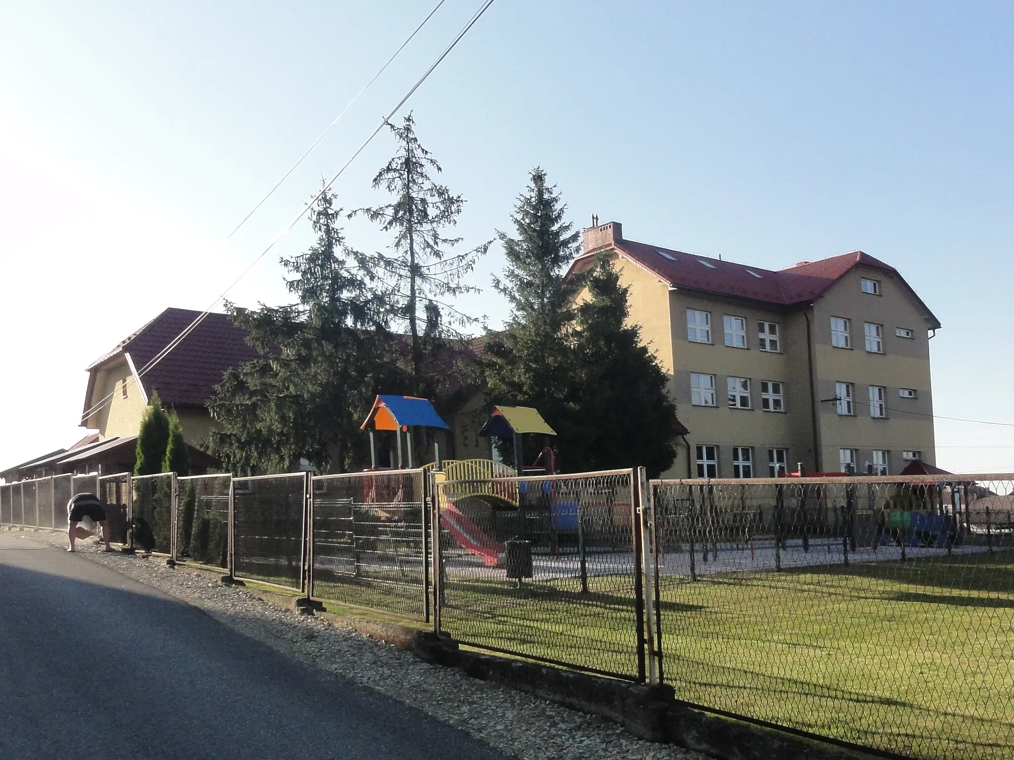 Photo showing: School in Przybradz