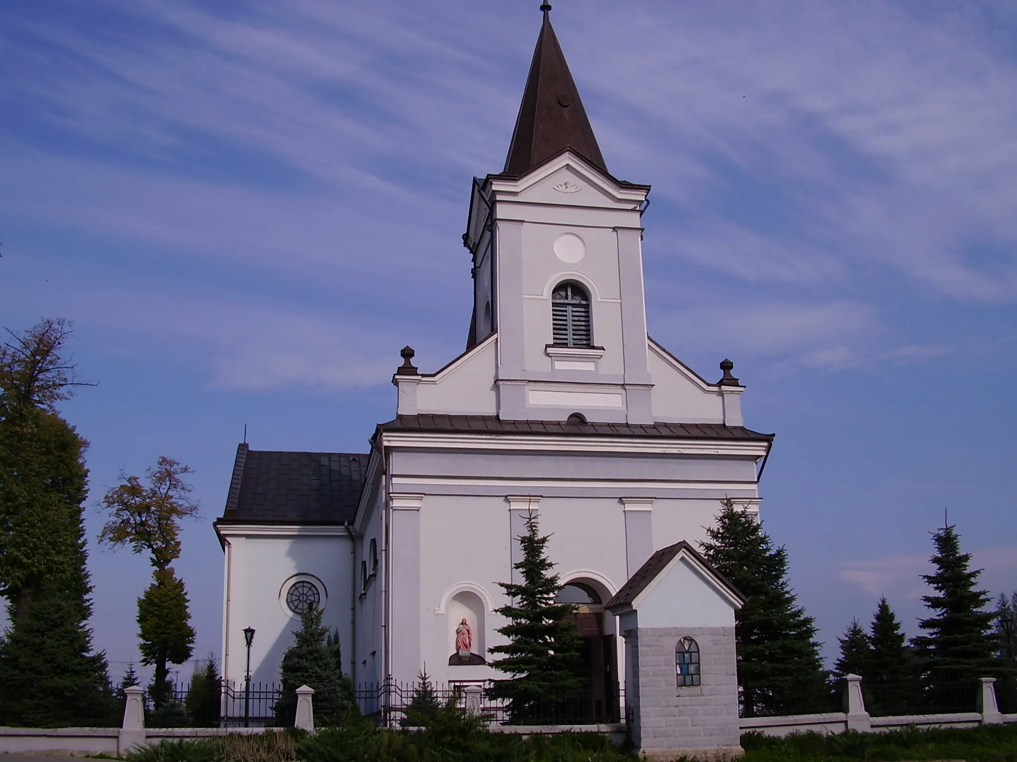 Photo showing: The Holy Trinity's and St. Leopold's Church in Rzezawa (Poland)