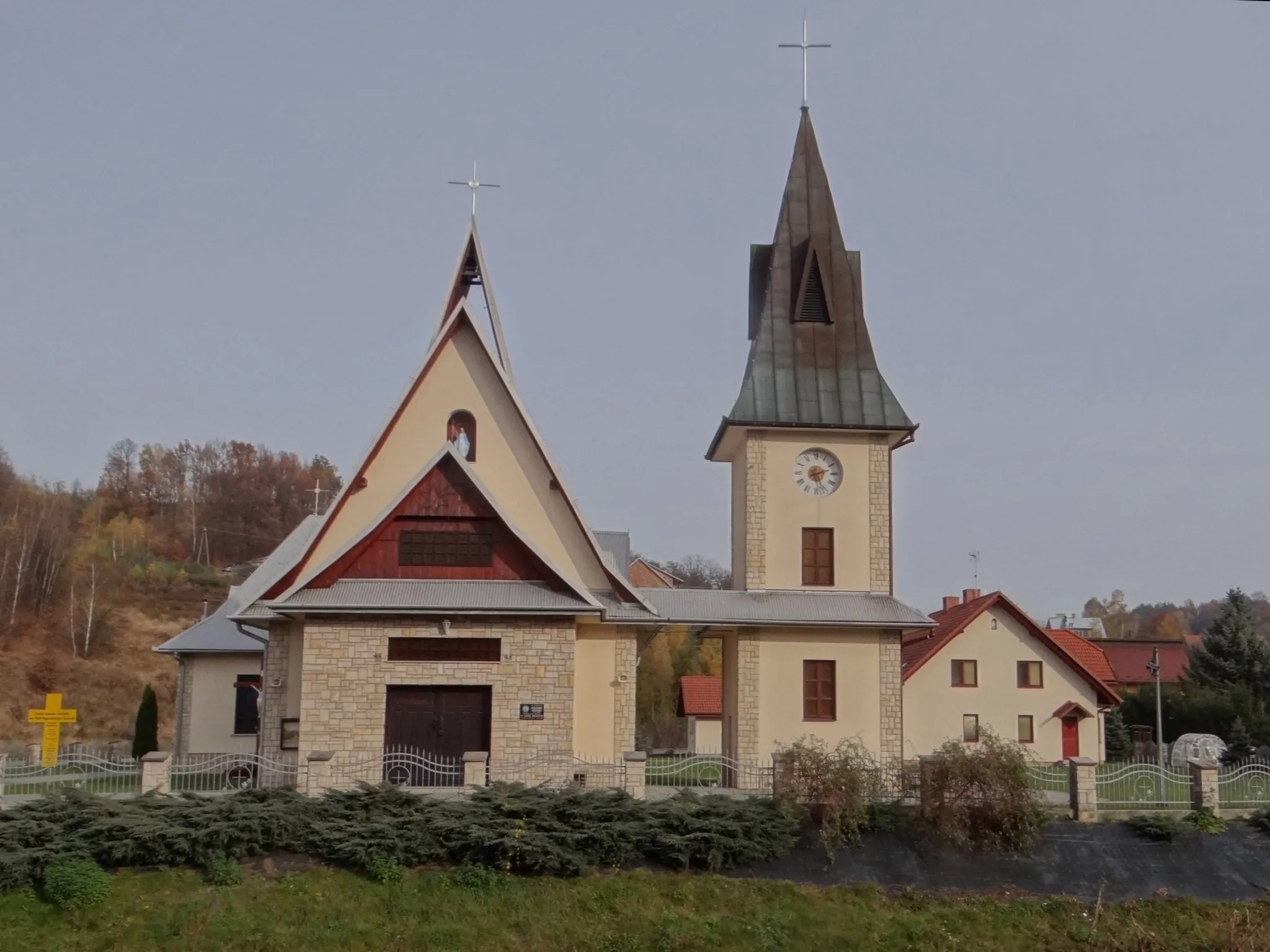 Photo showing: Kościół parafialny w Łoniowej