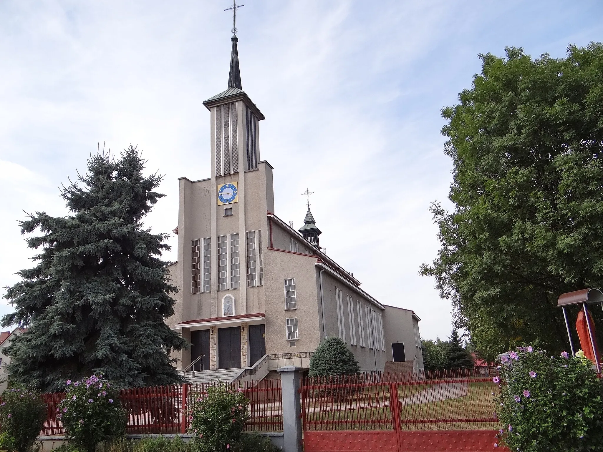 Photo showing: Biskupice Radłowskie 274 - rzymskokatolicki kościół parafialny p.w. MB Częstochowskiej
