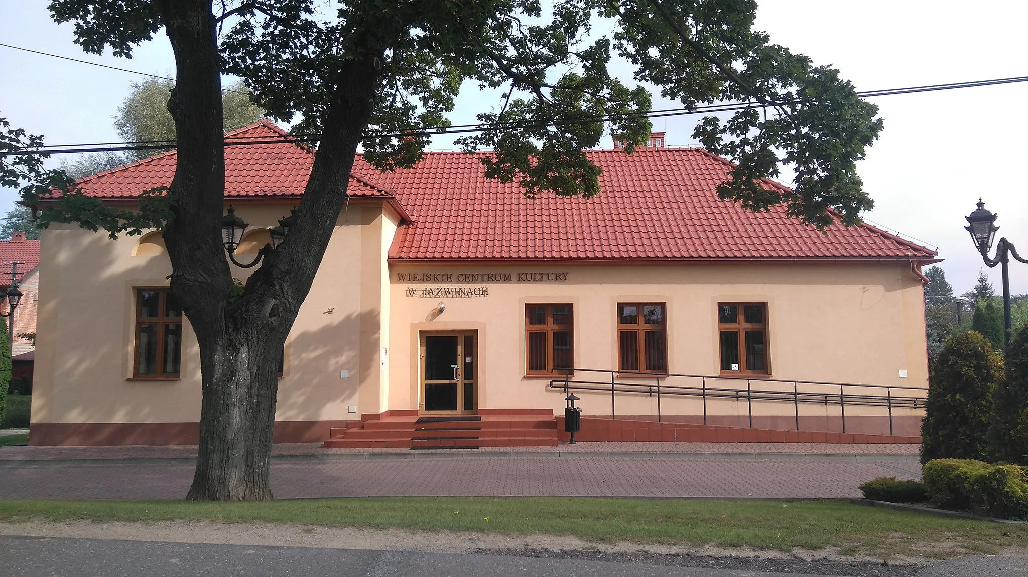 Photo showing: Wiejskie Centrum Kultury w Jaźwinach. 25.09.2016