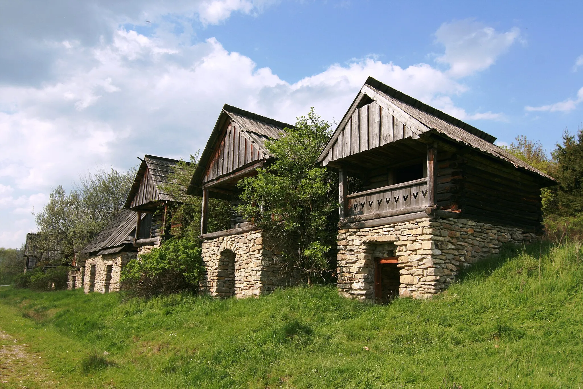 Photo showing: Piwniczki w Osadzie Czorsztyn - część wschodnia
