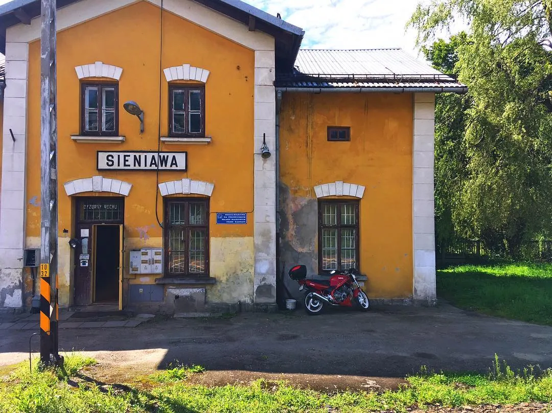 Photo showing: Train Station, Sieniawa, Lesser Poland Voivodeship