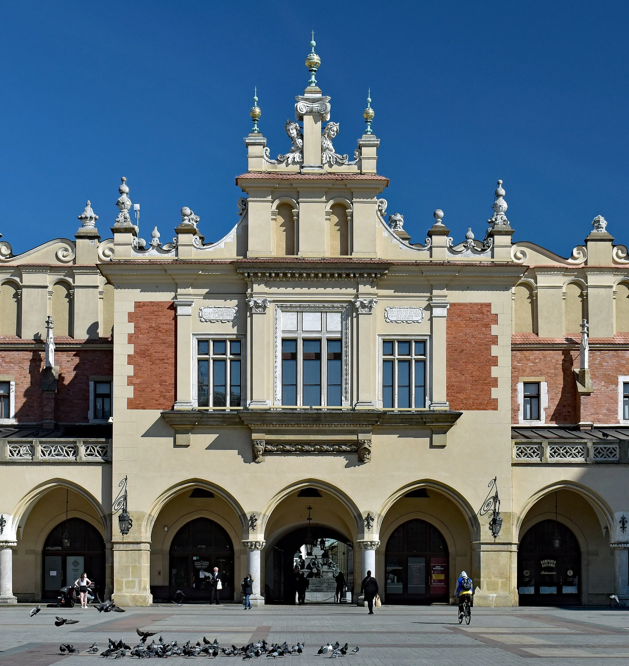 Photo showing: Kraków Cloth Hall, W avant-corps, 3 Main Market square, Old Town, Kraków, Poland