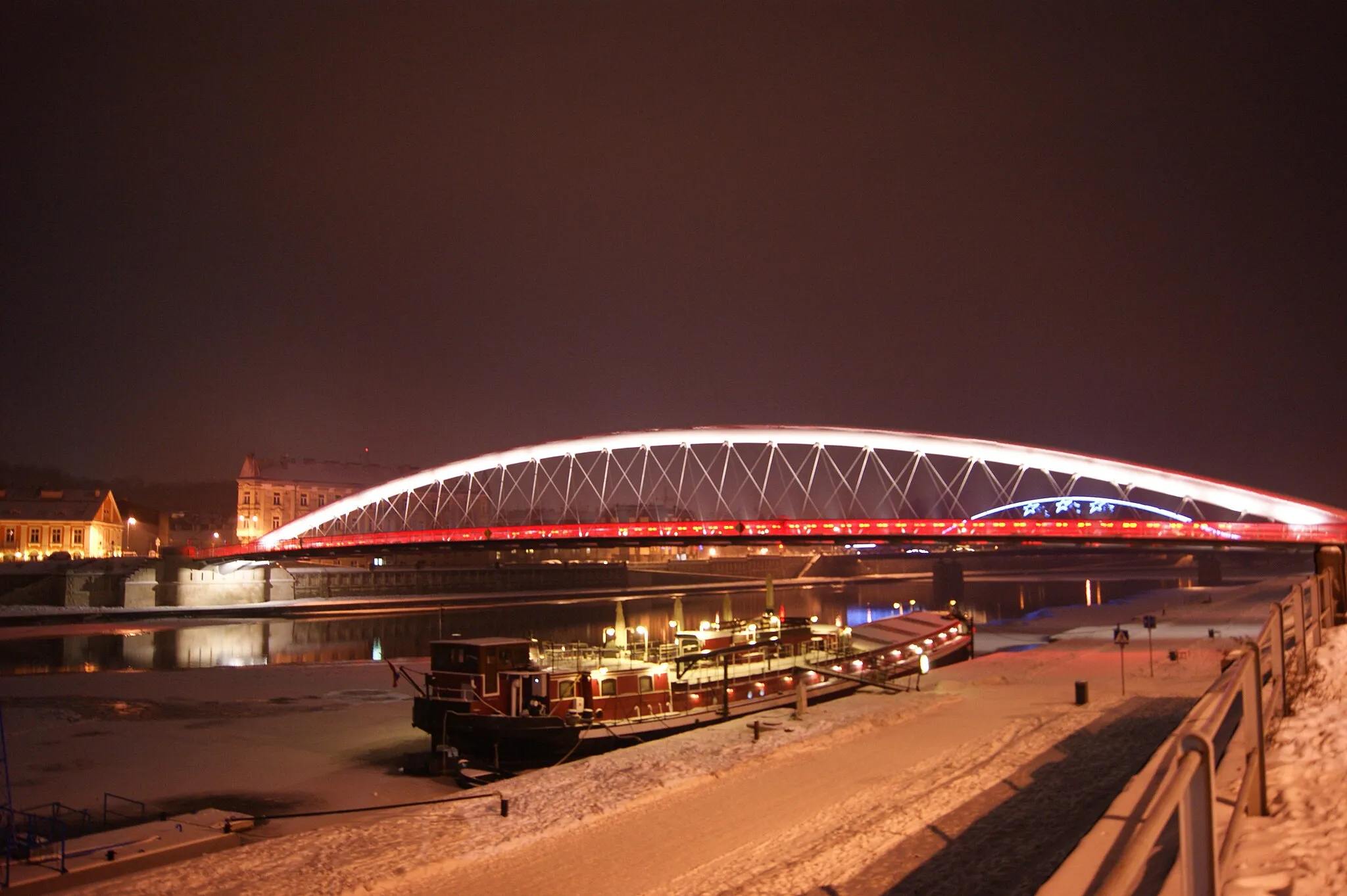 Photo showing: Bernatek foot-bridge (night),Krakow,Poland