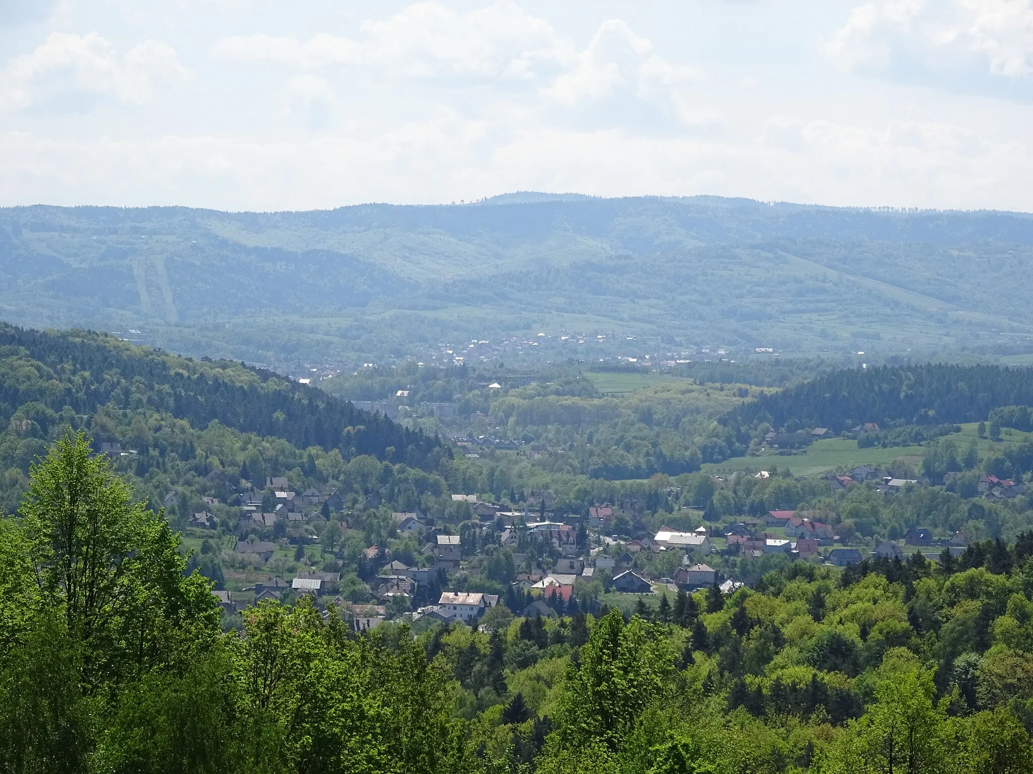 Photo showing: Sułkowice. Widok na miejscowość od północy. 2016