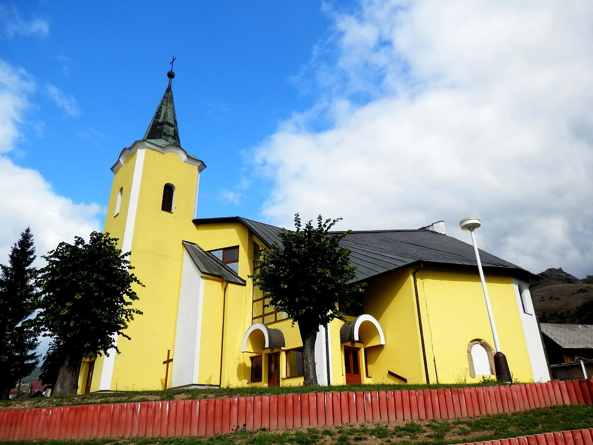 Photo showing: Kostol Všetkých svätých. Obec Kamenica okres Sabinov. Rímskokatolícky kostol.