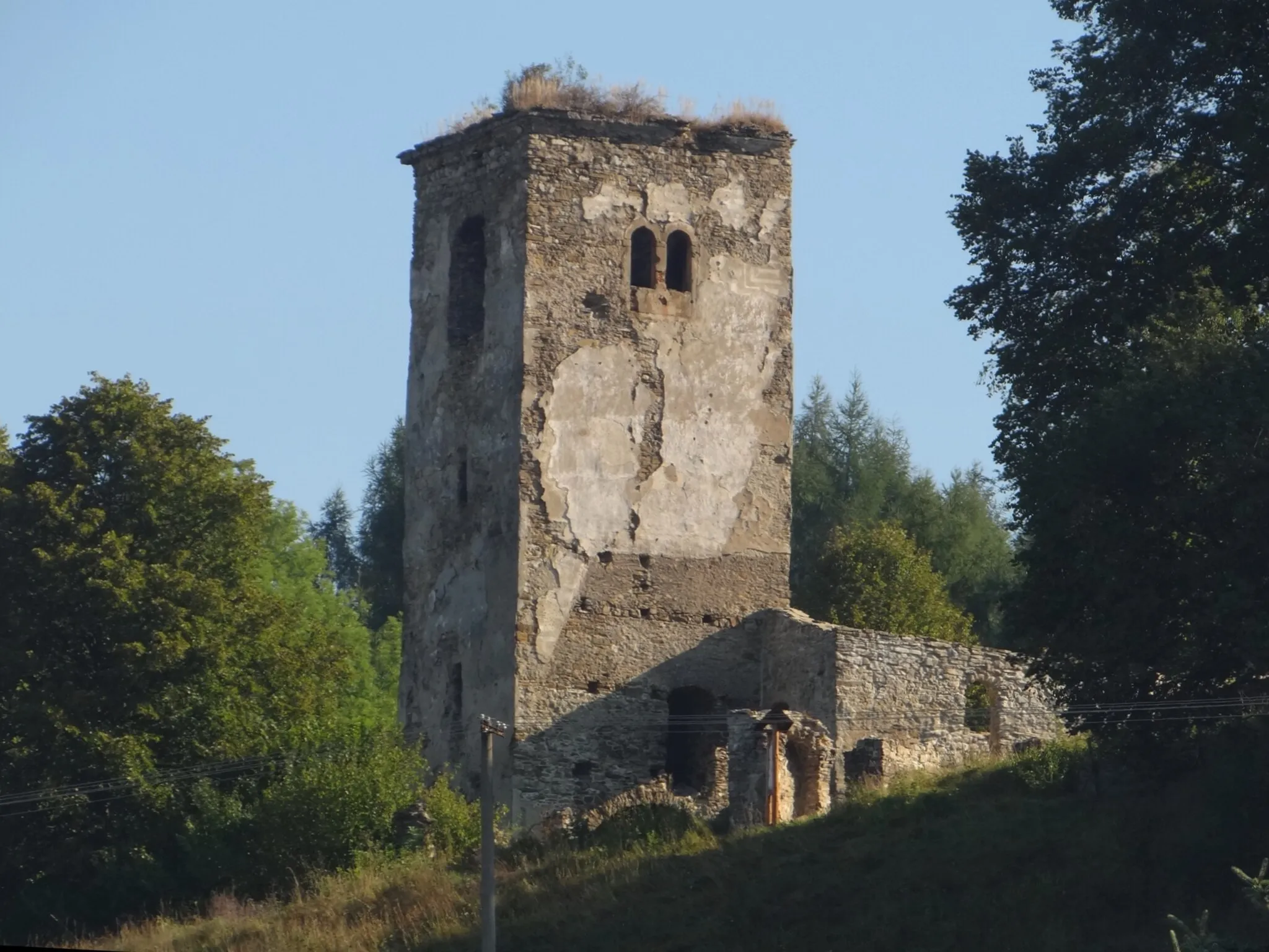Photo showing: Sedliacka Dubová. Kostol svätých Kozmu a Damiána