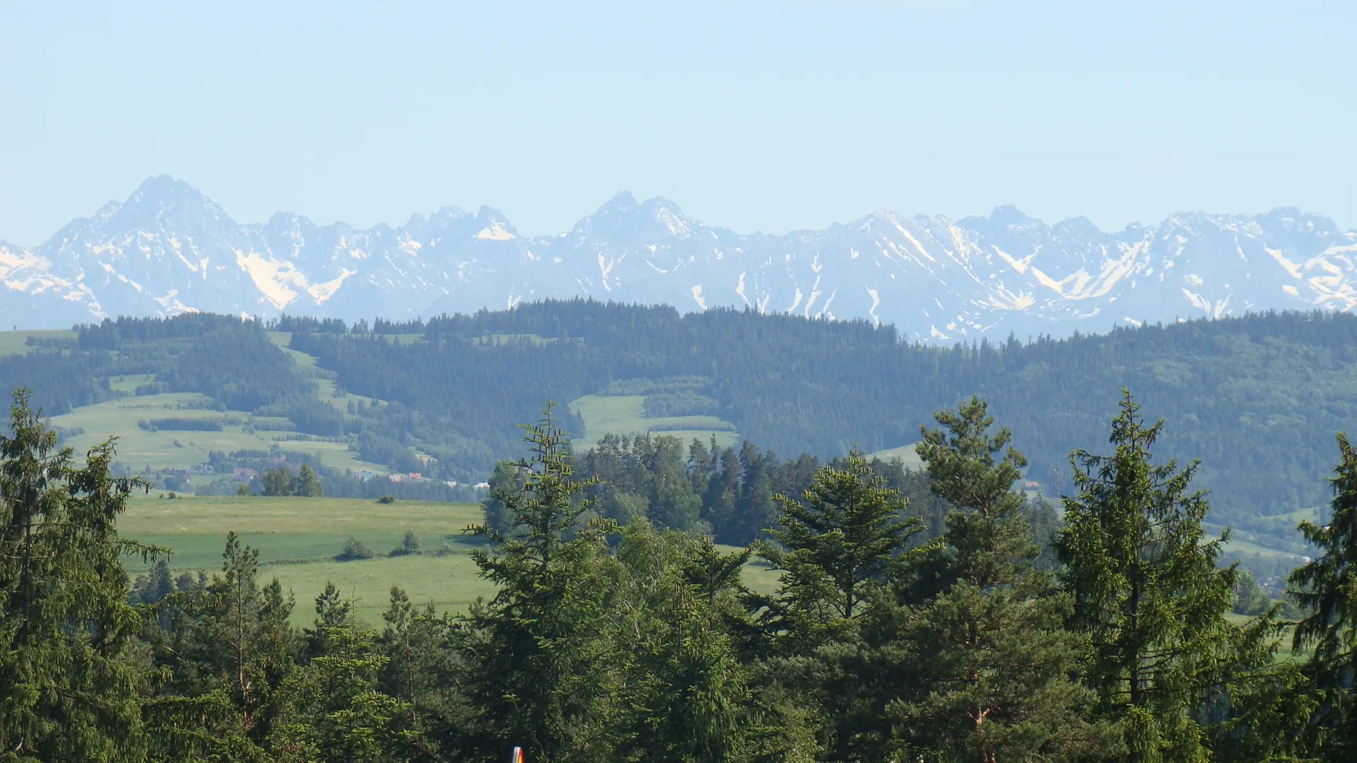 Photo showing: Panorama of Tatras (view from National Road Nr 28, at Skomielna Biała)