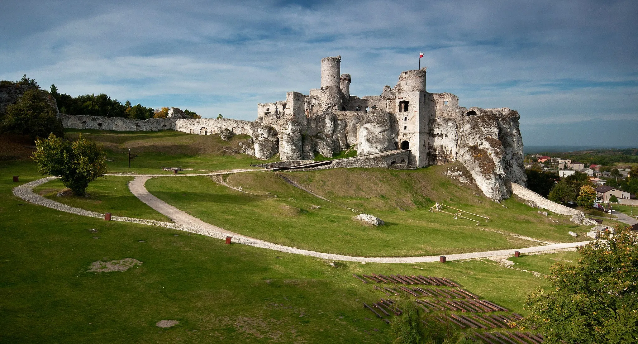 Photo showing: Castle ruins in Ogrodzieniec, Śląskie Province, Poland.