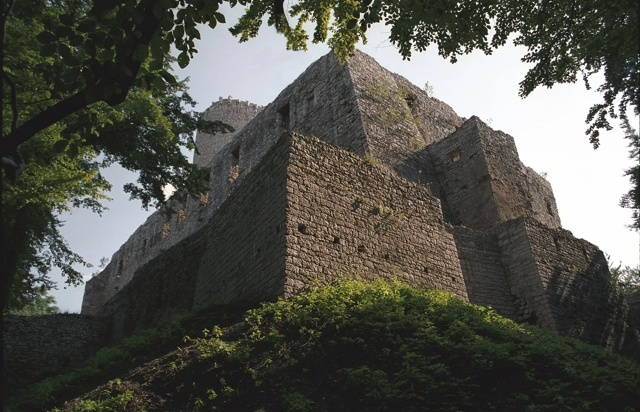 Photo showing: Poland, Jura, Lipowiec Castle