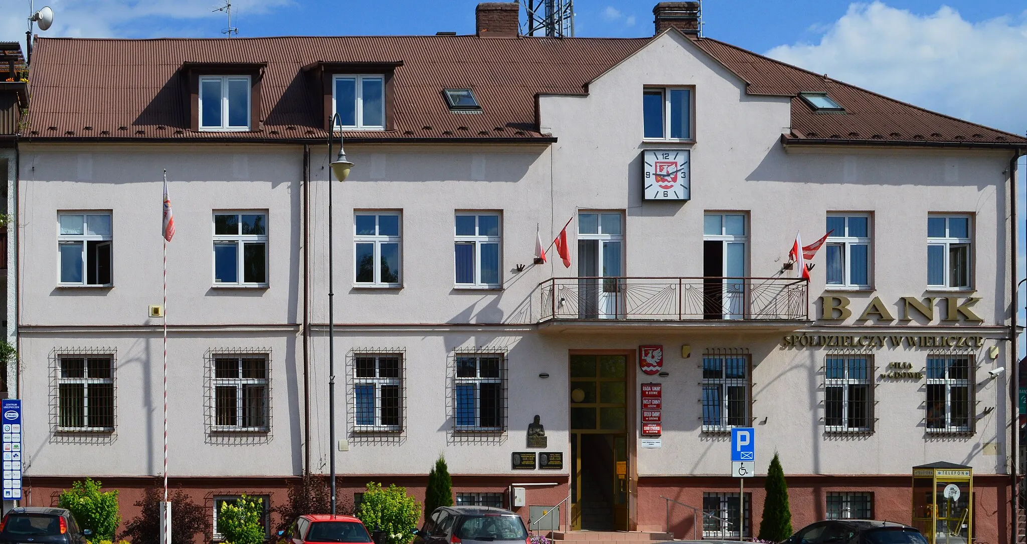 Photo showing: Gdów District Town Hall. The Scotch Mist Gallery contains many photographs of historic buildings, monuments and memorials of Poland.