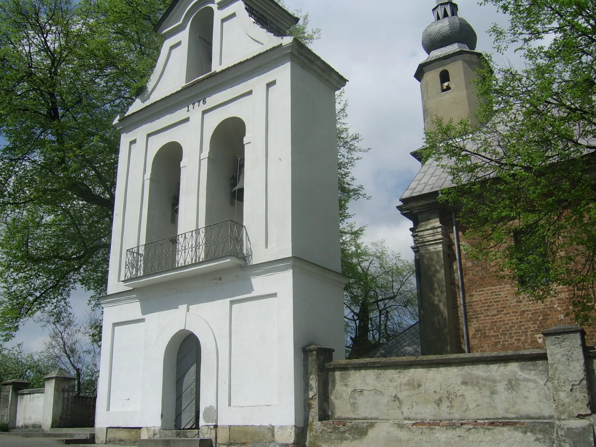 Photo showing: Żębocin - Kościół pw. Św. Małgorzaty i Św. Stanisława z XIII wieku, dzwonnica z 1776 roku.