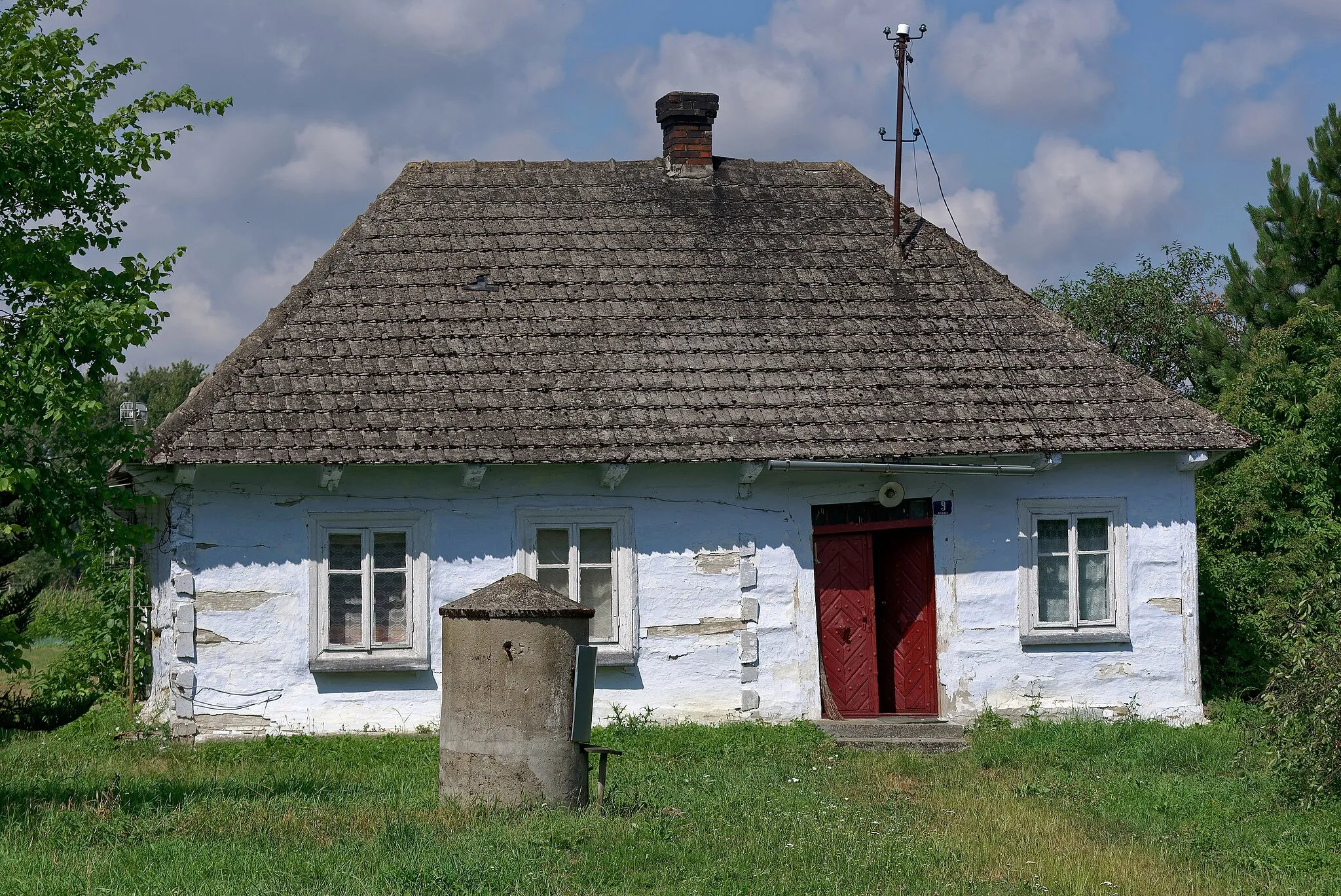 Photo showing: Old wooden house in Niedary
