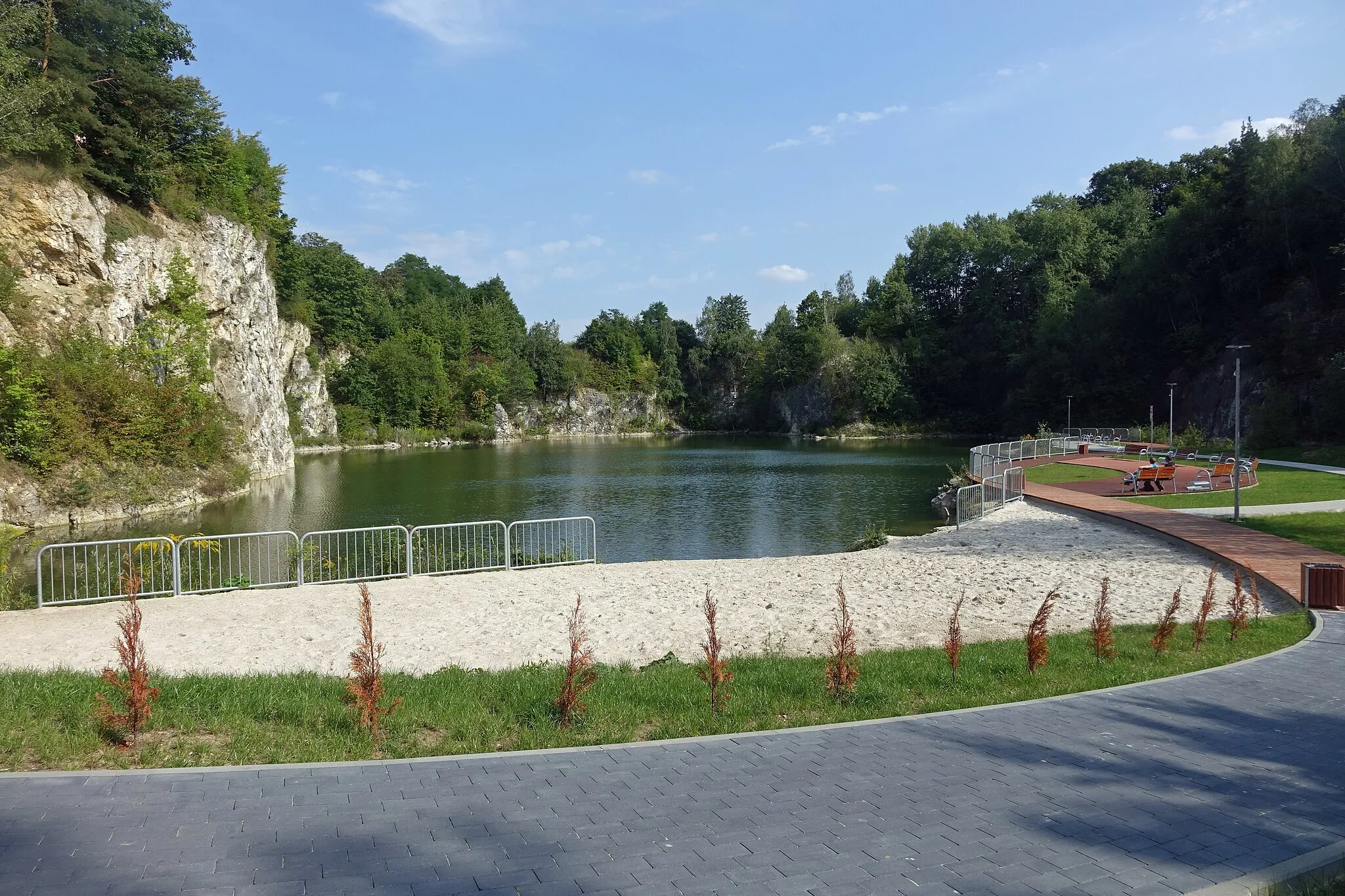 Photo showing: Park rekreacyjny na terenach kamieniołomu w Zabierzowie, 2019