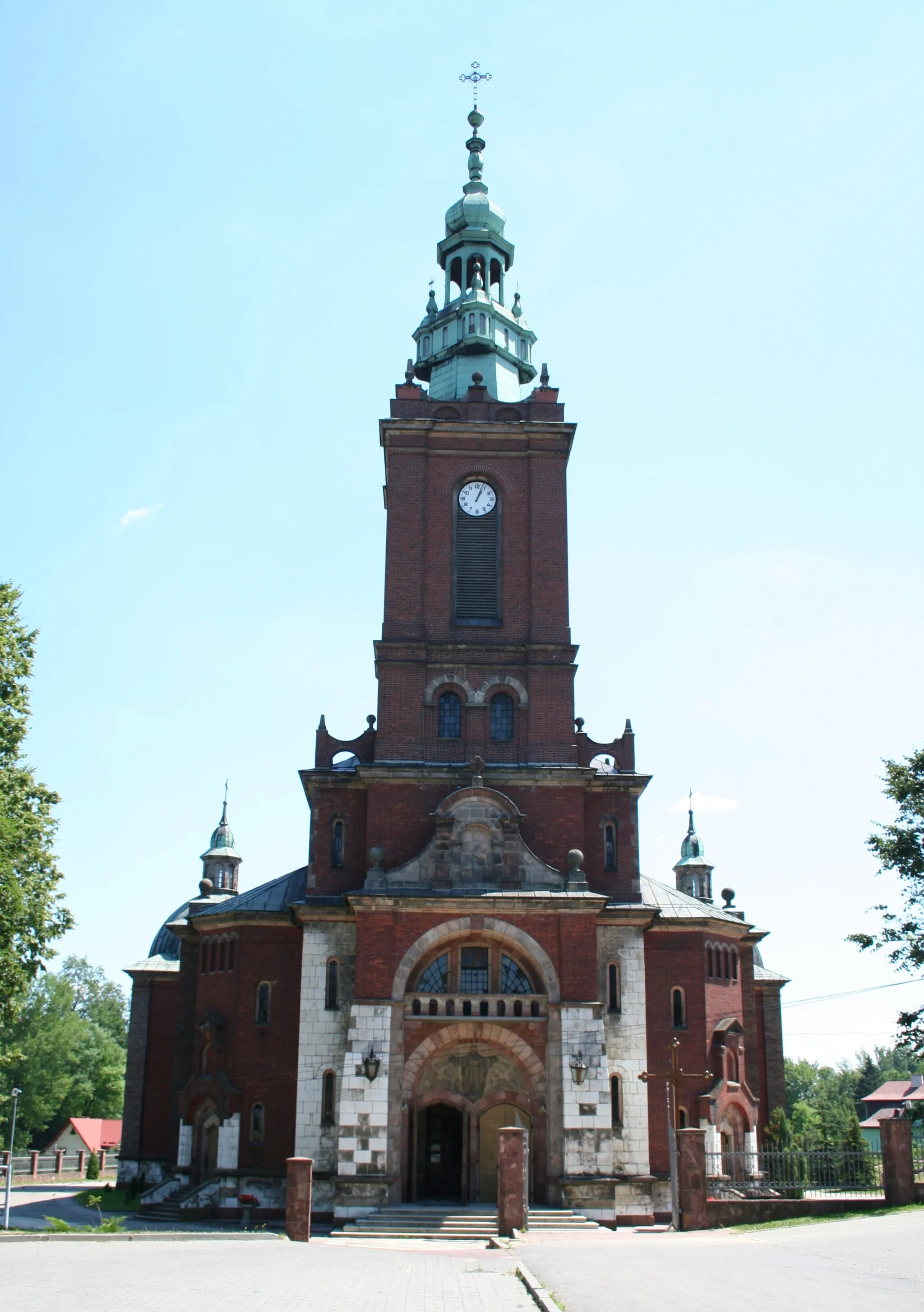Photo showing: Church of the Holiest Heart of Lord Jesus in Sułoszowa, Poland.  Built in 1933-1939