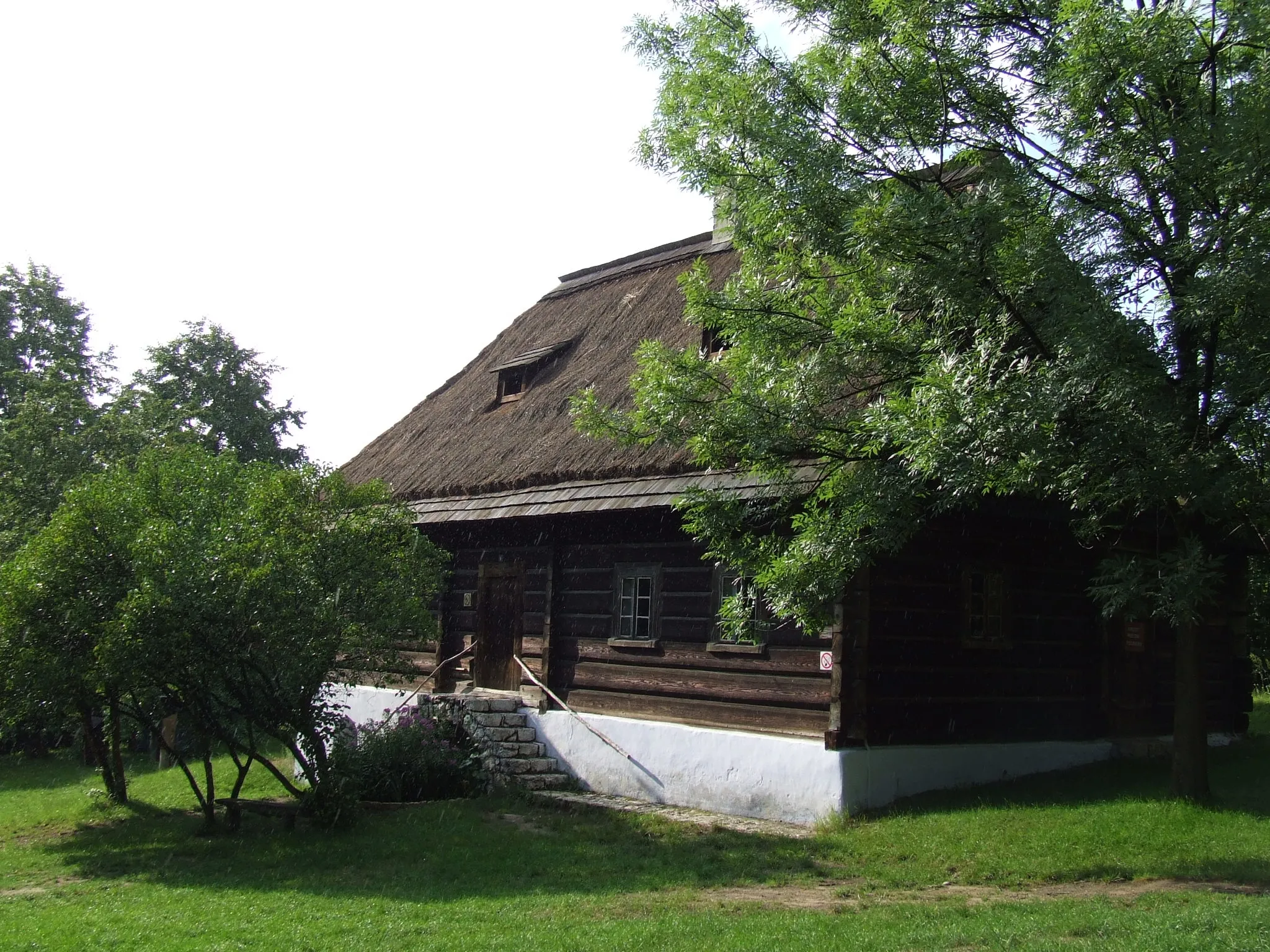 Photo showing: Wygiełzów - skansen, chałupa sołtysa z Przegini Duchownej z 1862 r.