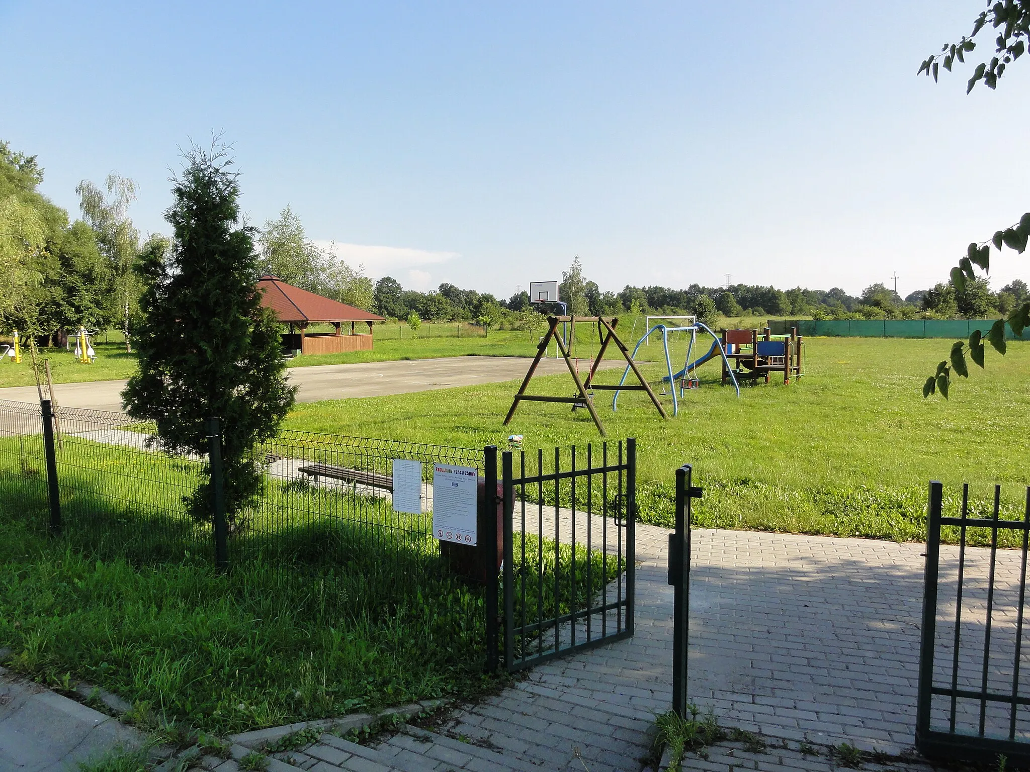 Photo showing: Playground in Pławy
