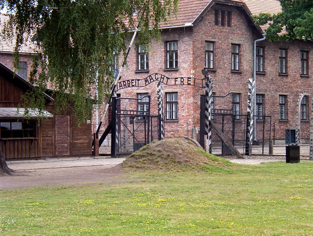 Photo showing: Main gate of Auschwitz I German Nazi death camp (1940-1945) in Poland.