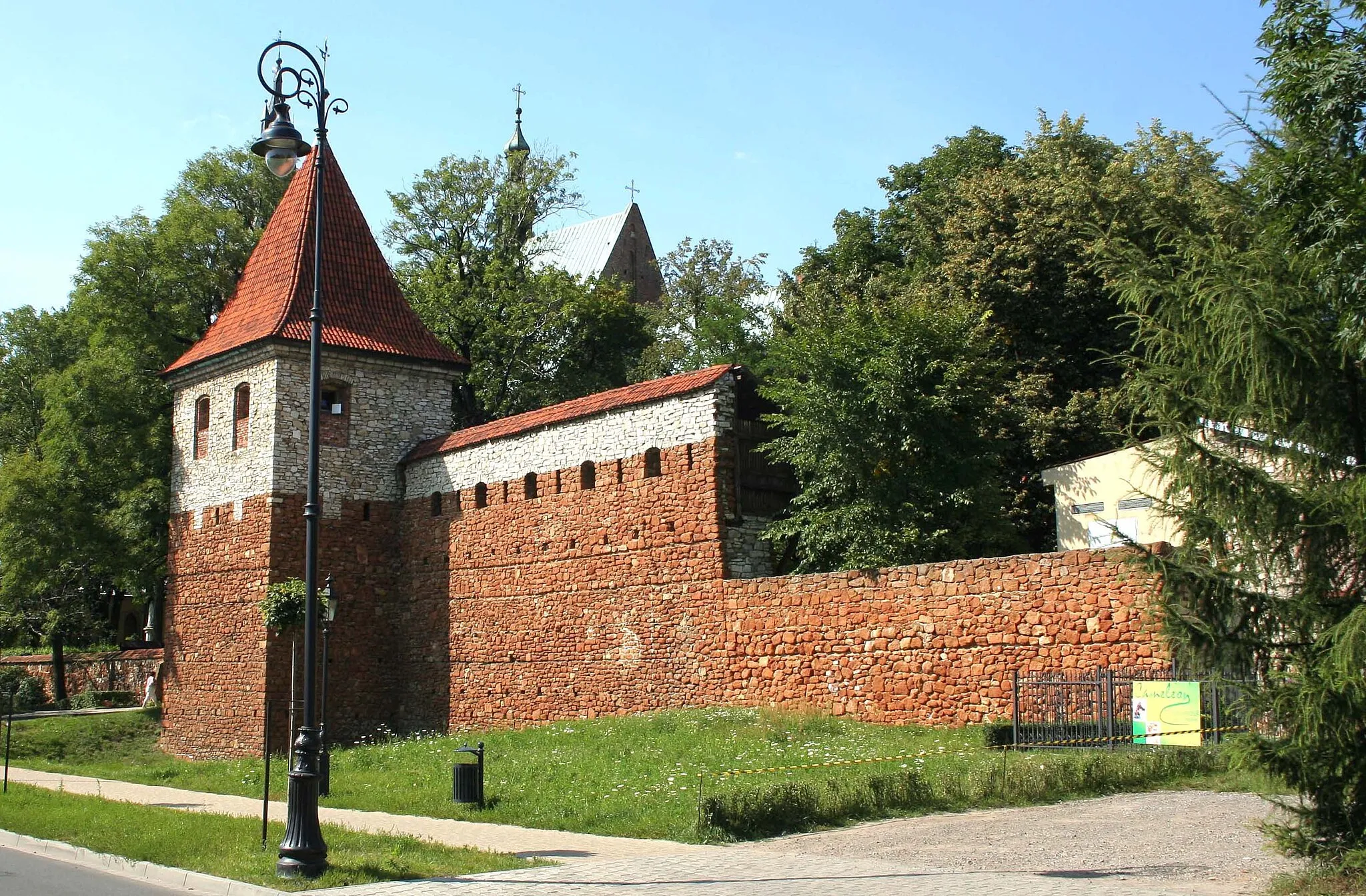 Photo showing: Rekonstrukcja baszty w Olkuszu