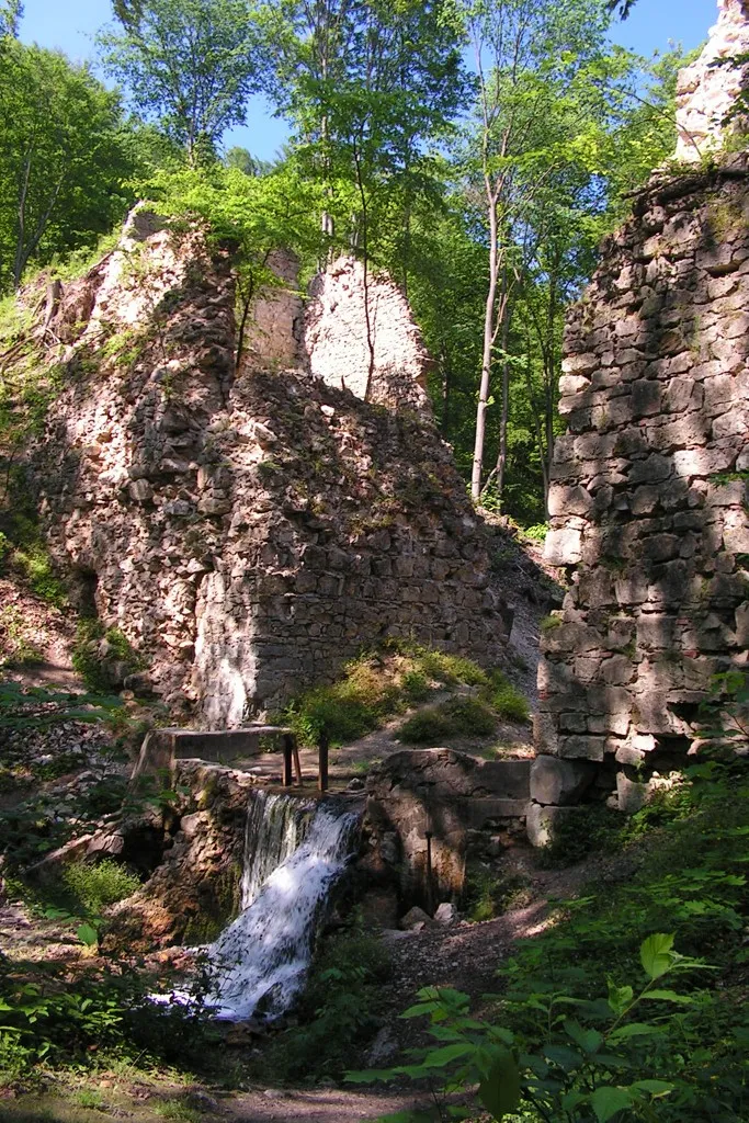 Photo showing: The ruins of 'Devil's Bridge' in Czerna near Krzeszowice, Poland.