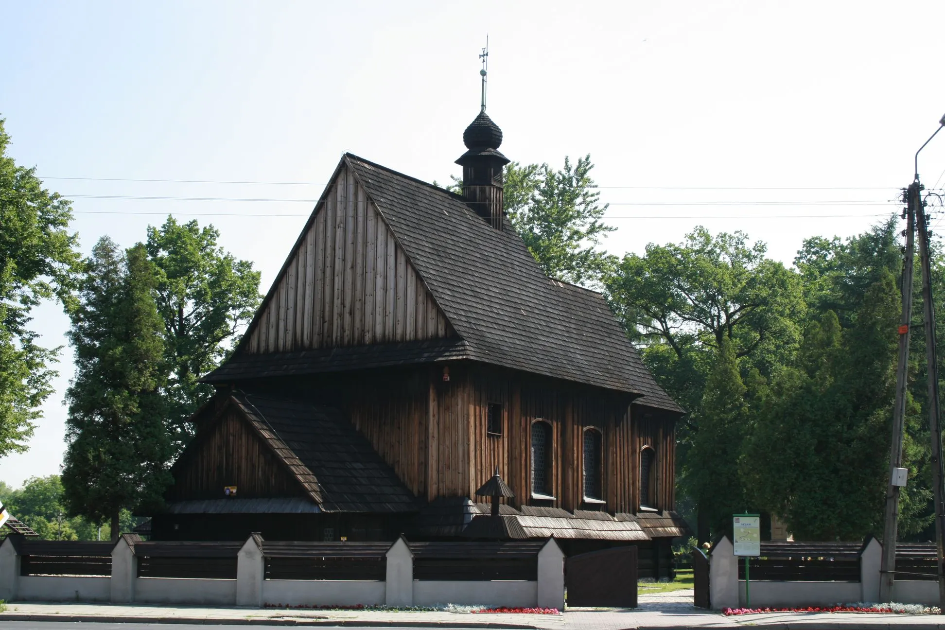 Photo showing: The wooden graveyard small church St. Valentine's from the XVI/XVII turn of the age in Bieruń