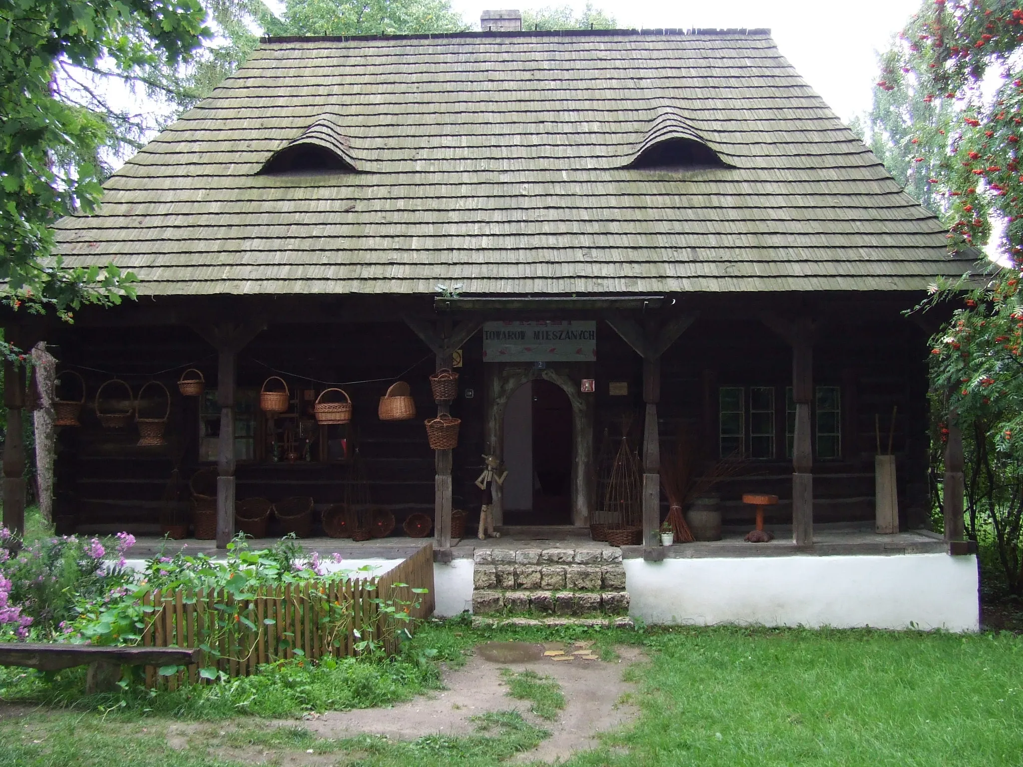 Photo showing: Wigiełzów, skansen, dom z Alwerni 1875 r.