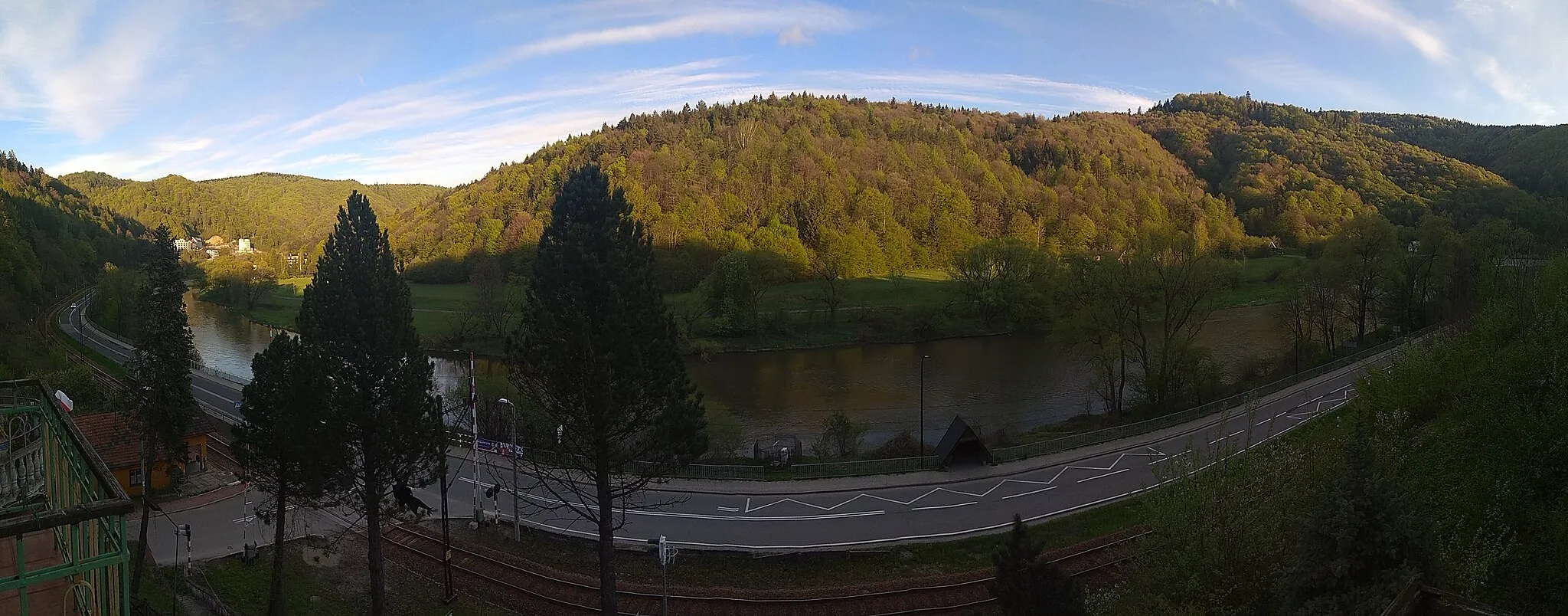 Photo showing: Poprad river valley in Żegiestów, Poland