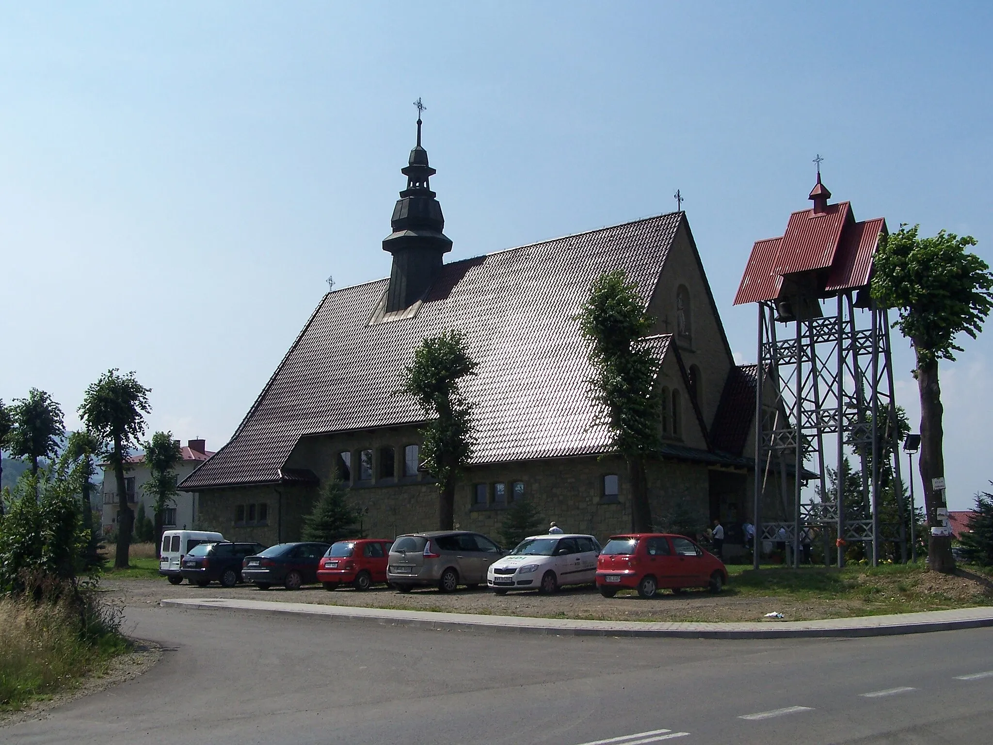 Photo showing: Żbikowice 49 - rzymskokatolicki kościół parafialny pw. MB Bolesnej, 1958-1961
